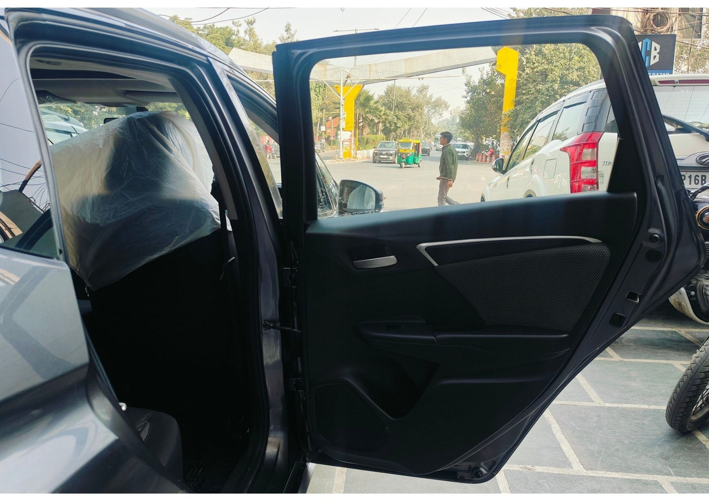 24,000 KMS HONDA WR-V VX SUNROOF  PETROL (2017)