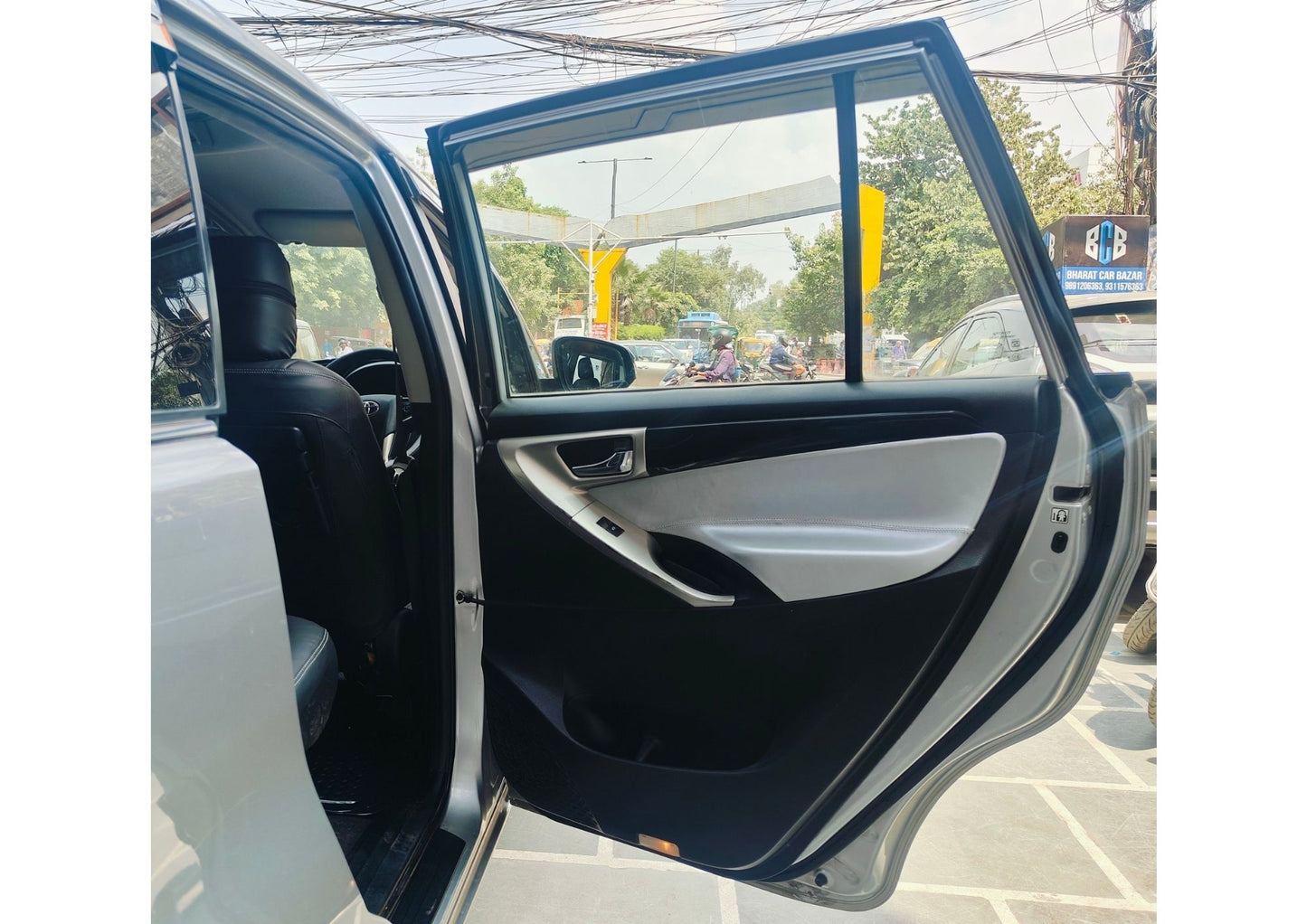 TOYOTA INNOVA CRYSTA 2.4 V DIESEL (2016)