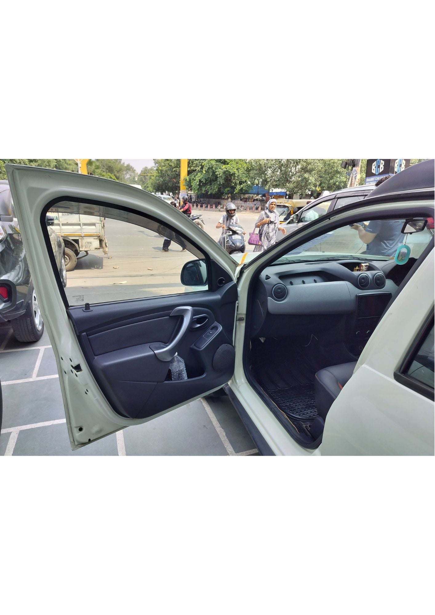 RENAULT DUSTER RXL PETROL (2014)