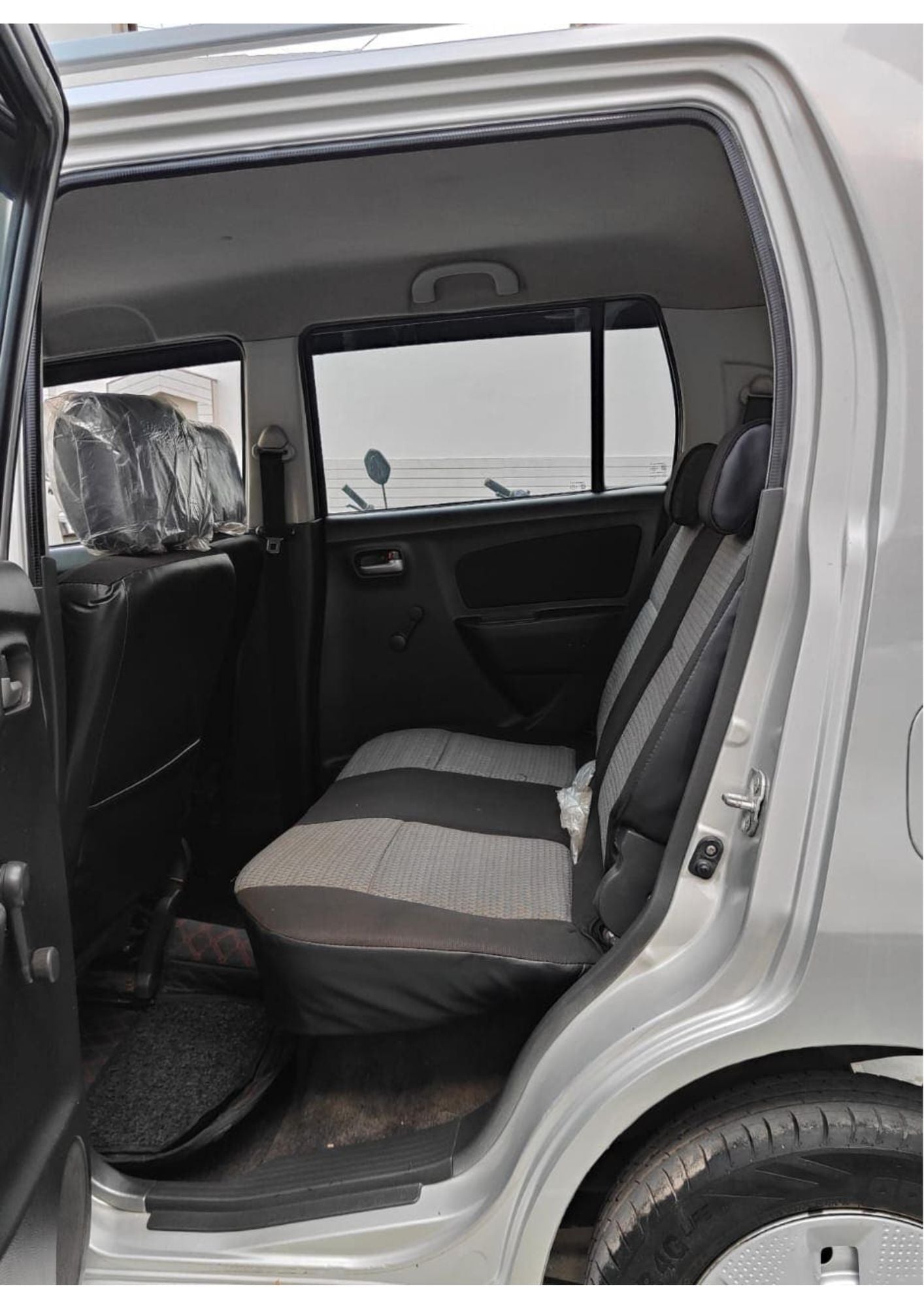 35,000 KMS MARUTI WAGONR LXI CNG (2012)