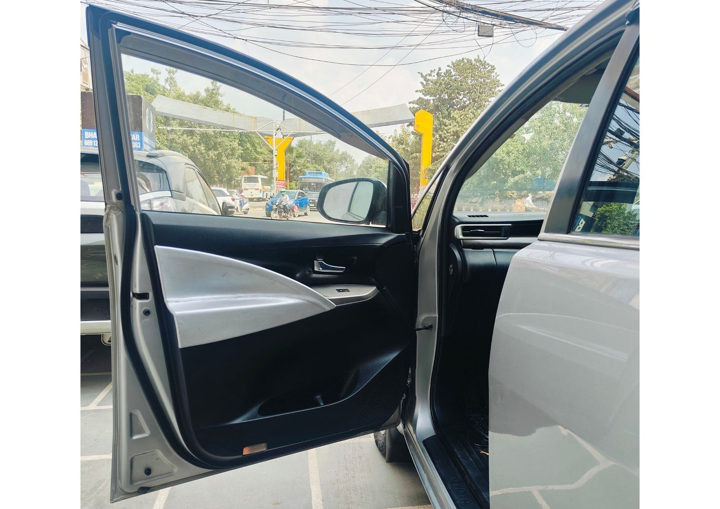 TOYOTA INNOVA CRYSTA 2.4 V DIESEL (2016)