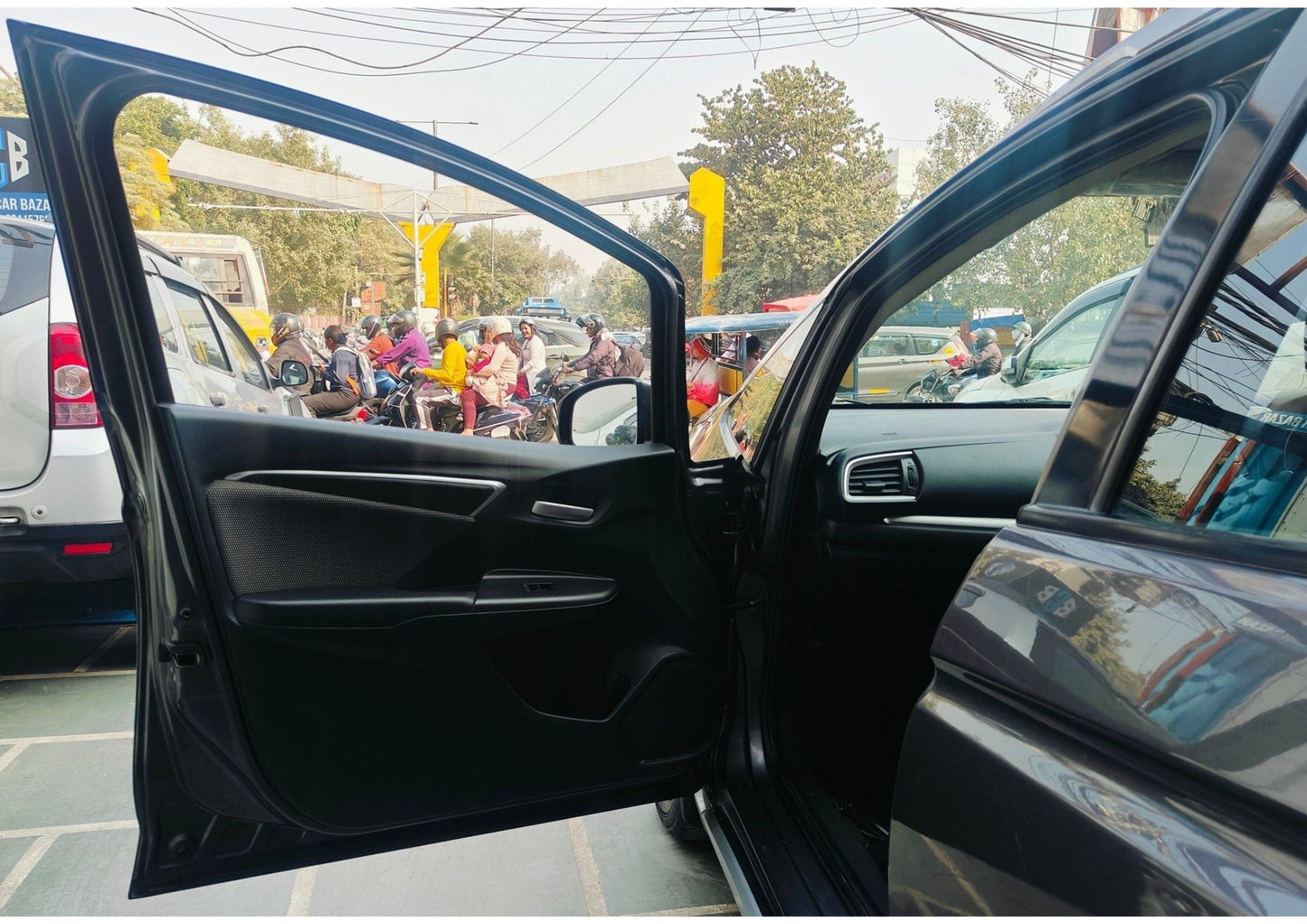 24,000 KMS HONDA WR-V VX SUNROOF  PETROL (2017)