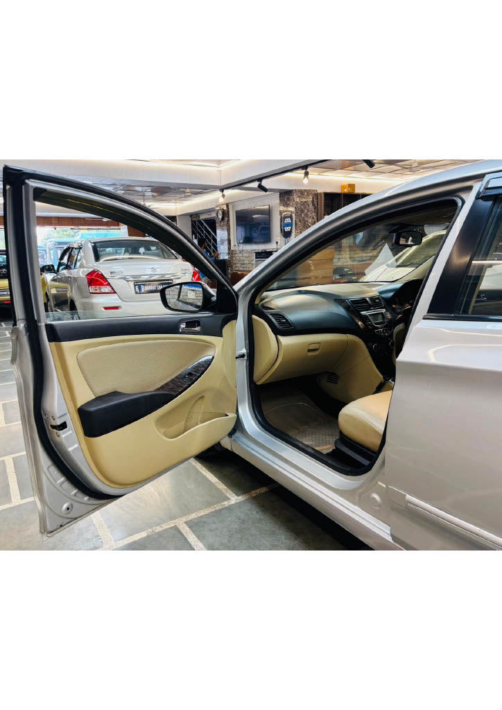 HYUNDAI VERNA VTVT 1.6 EX PETROL (2012)