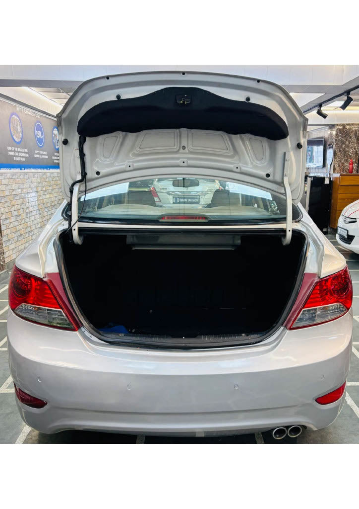 HYUNDAI VERNA VTVT 1.6 EX PETROL (2012)