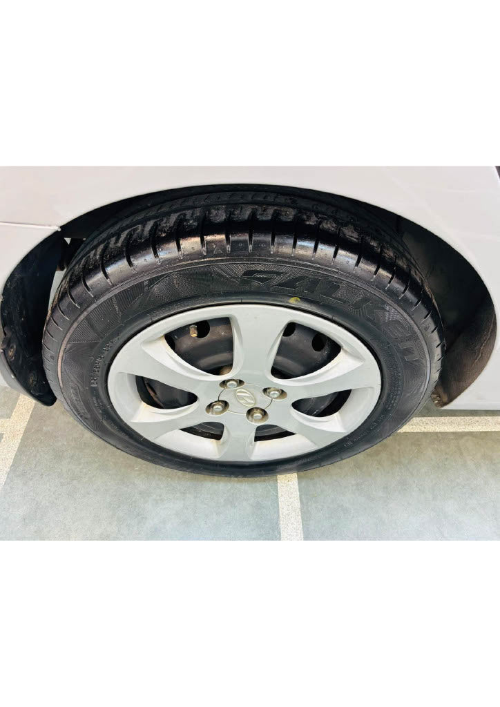HYUNDAI VERNA VTVT 1.6 EX PETROL (2012)