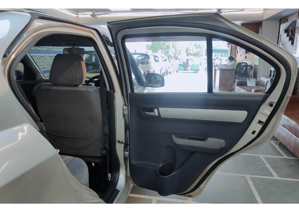 MARUTI SUZUKI DZIRE VXI PETROL (2011)