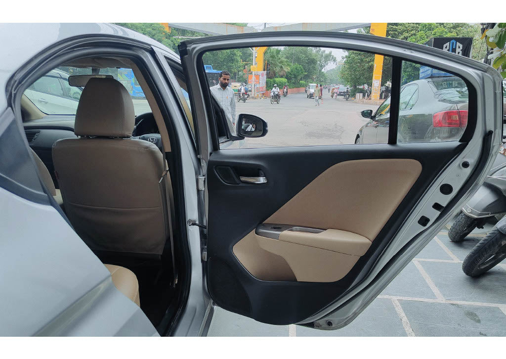 39,000 KMS HONDA CITY 1.5 V MT I-VTEC PETROL (2017)