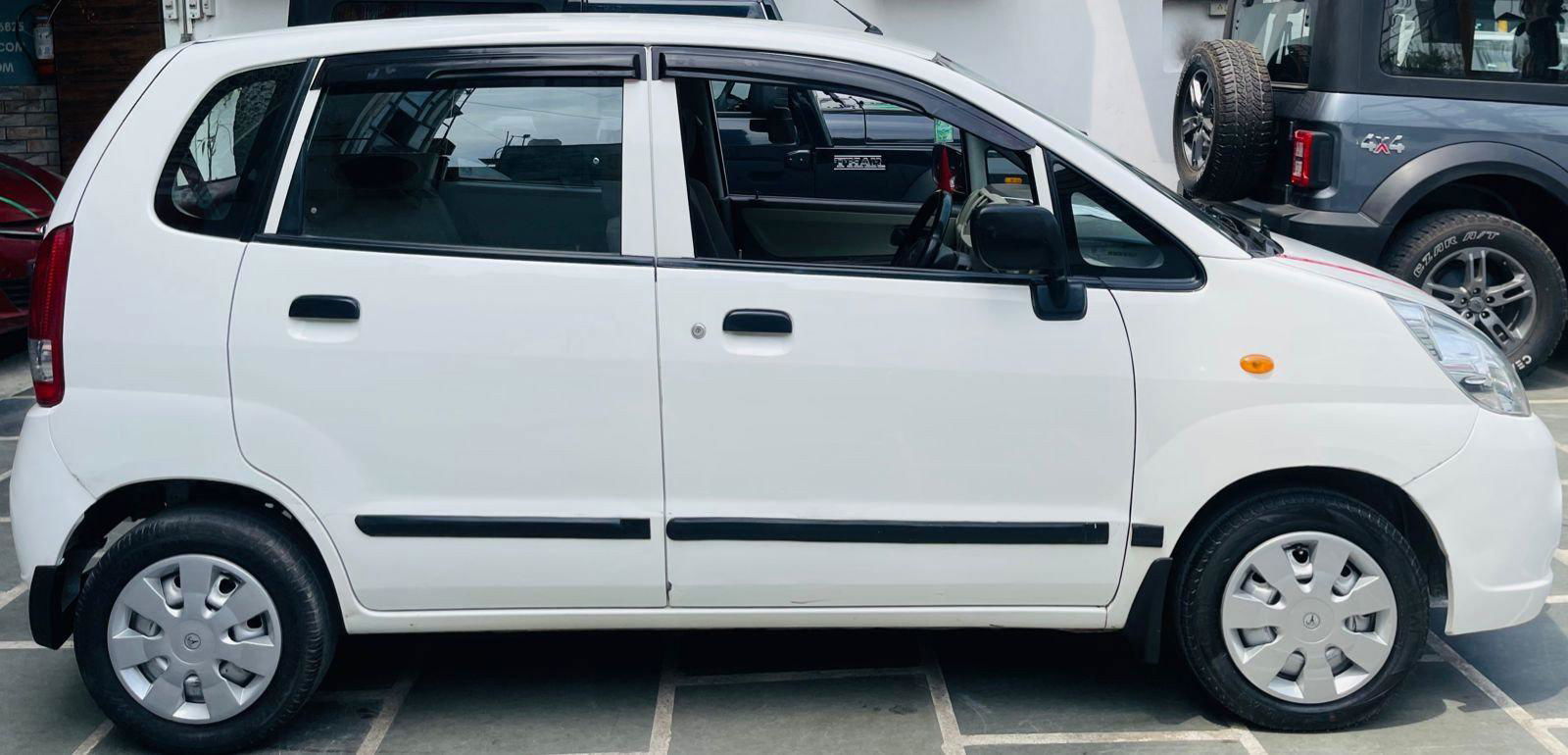 17,000KMS MARUTI ZEN ESTILO LXI PETROL (2011) - Bharat Car Bazar