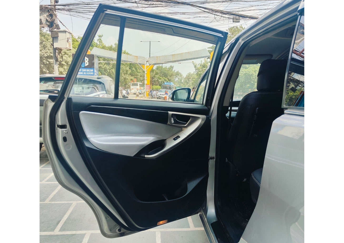 TOYOTA INNOVA CRYSTA 2.4 V DIESEL (2016)