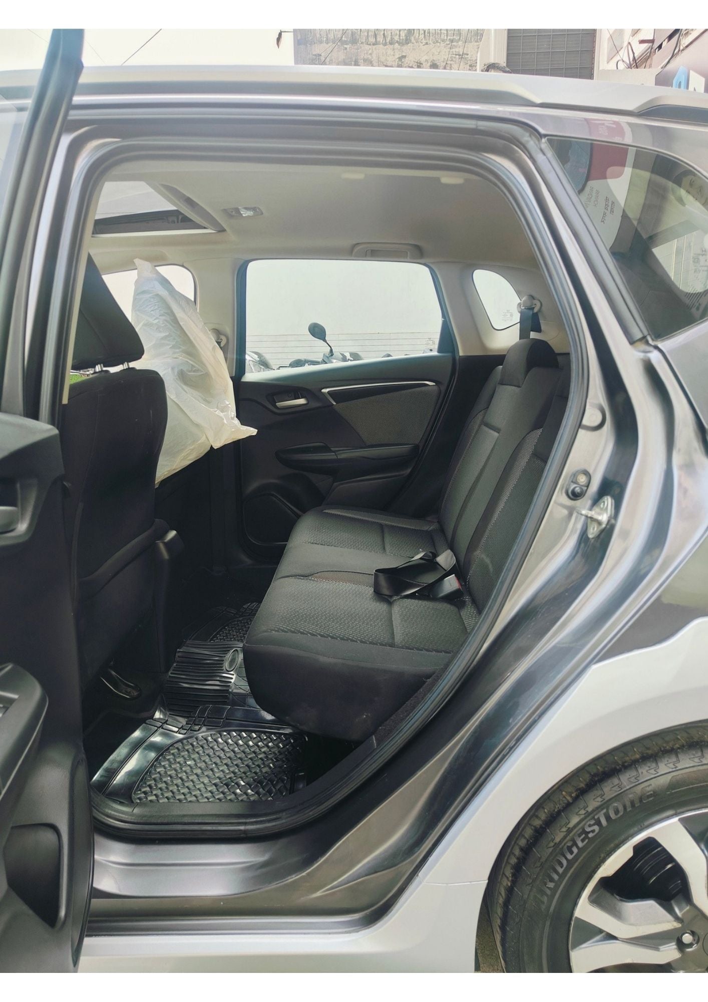 24,000 KMS HONDA WR-V VX SUNROOF  PETROL (2017)