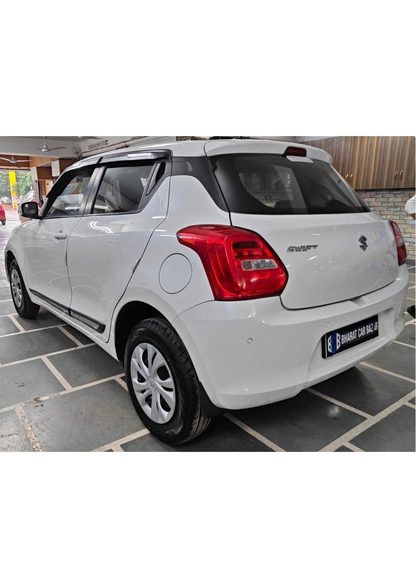 44,000 KMS MARUTI SWIFT VXI PETROL (2022)