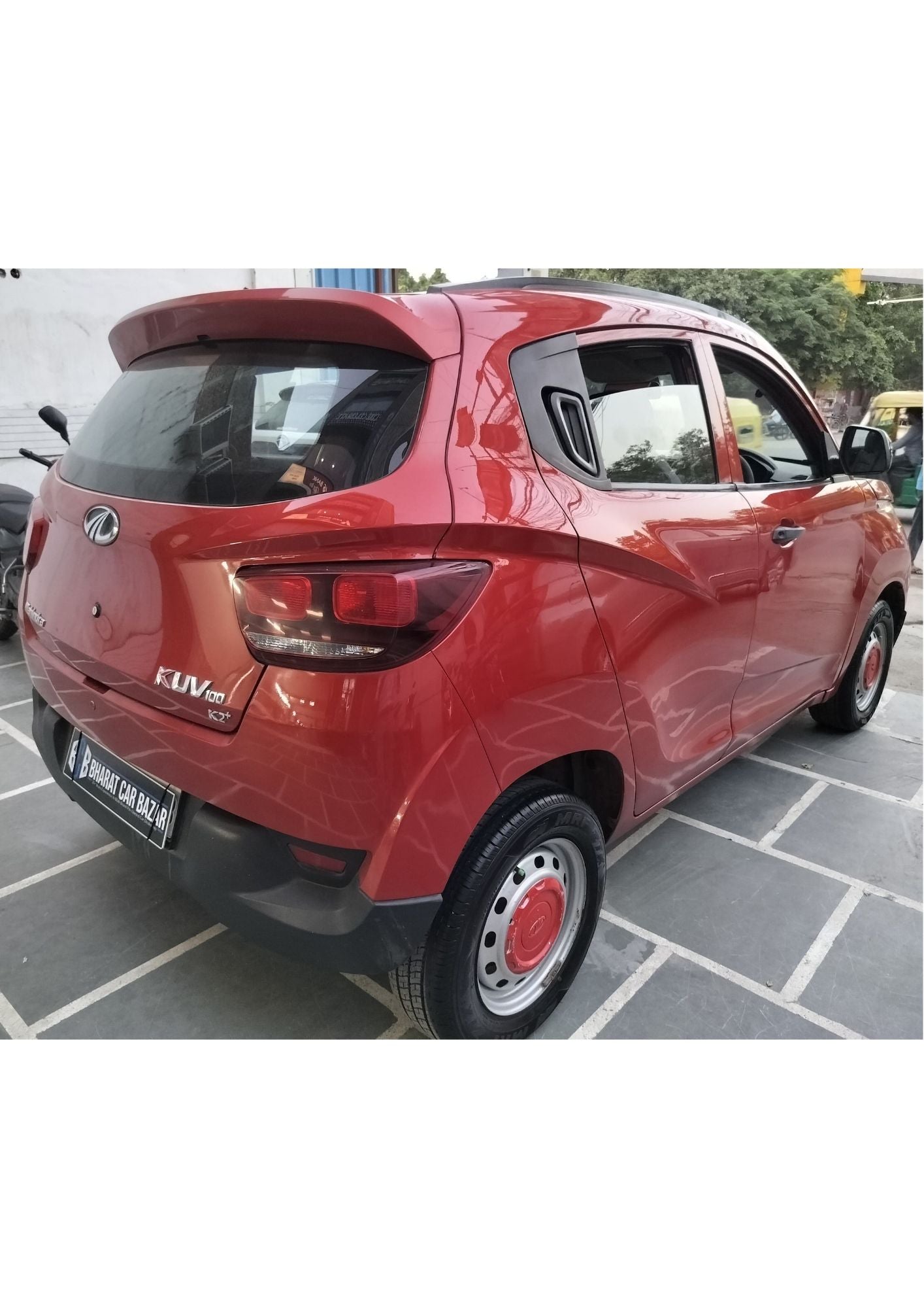 MAHINDRA KUV 100 K2+ PETROL (2016)