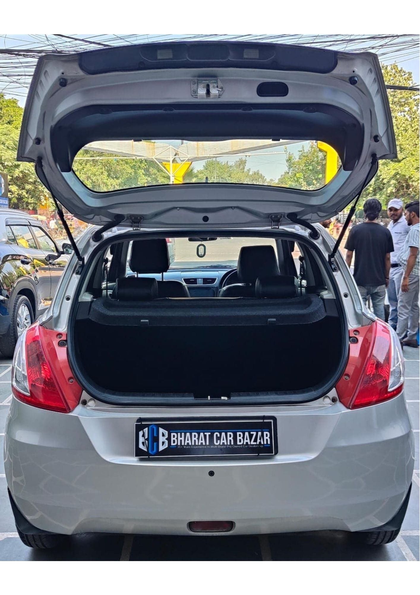 36,000 KMS MARUTI SWIFT VXI PETROL (2013)