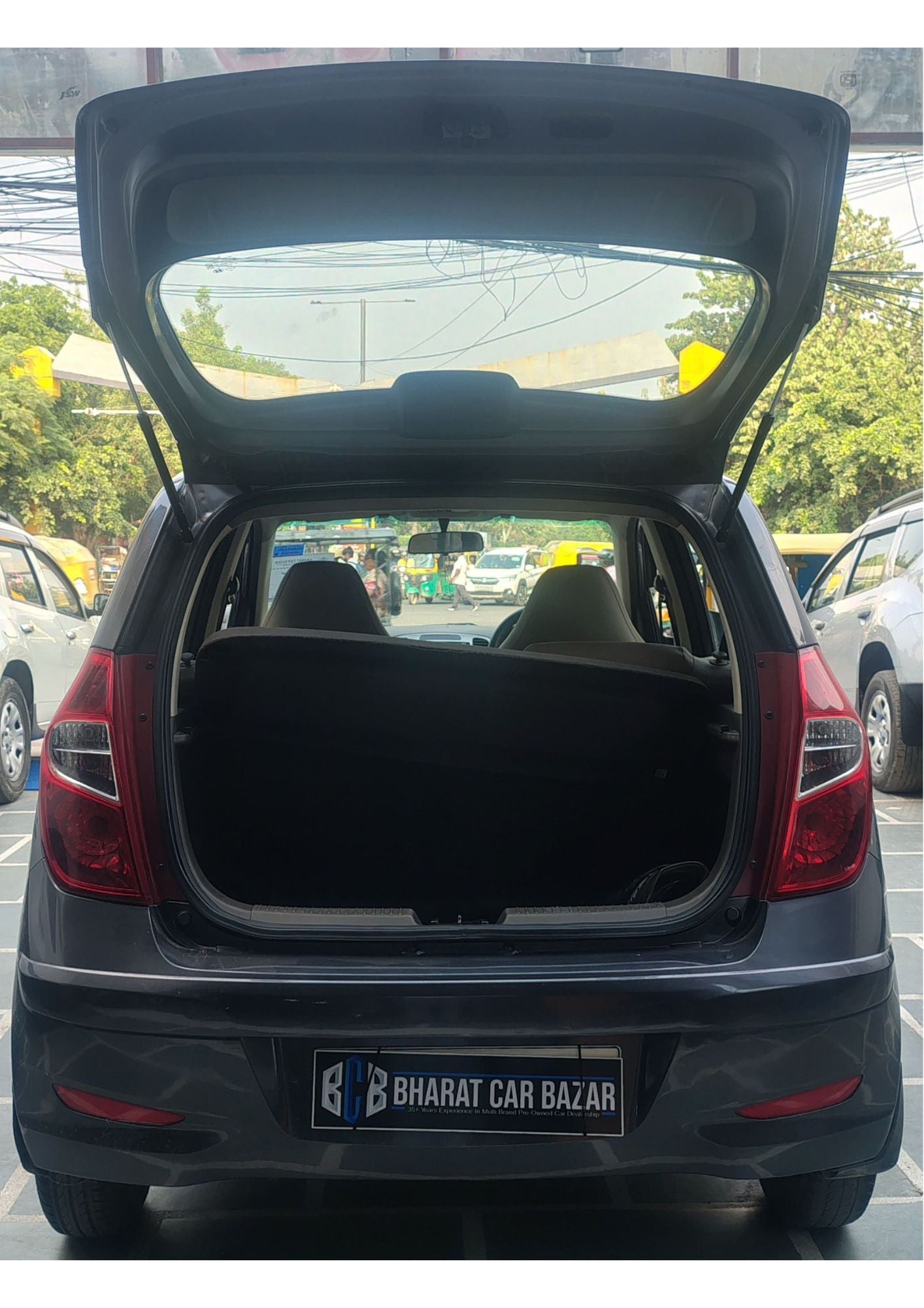 HYUNDAI I10 MAGNA PETROL (2012)