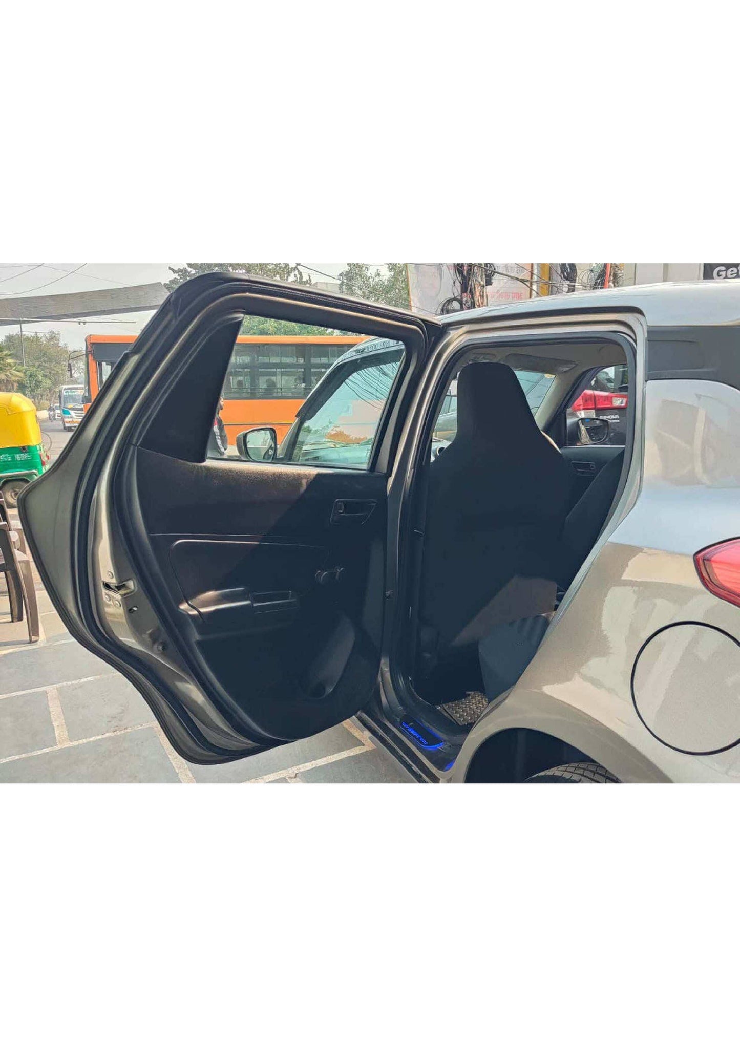 27,000 KMS MARUTI SWIFT LXI PETROL (2018)