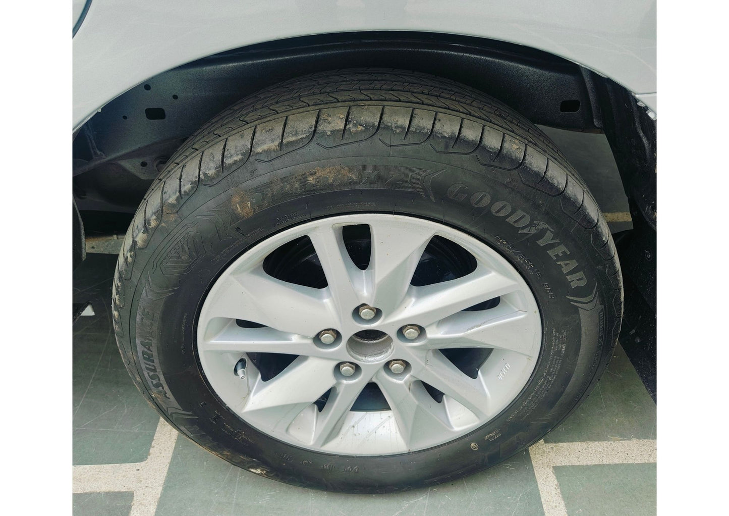 TOYOTA INNOVA CRYSTA 2.4 V DIESEL (2016)