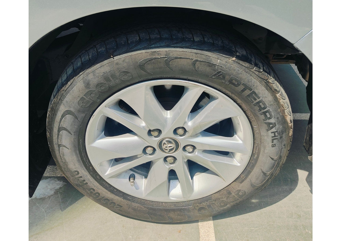 TOYOTA INNOVA CRYSTA 2.4 V DIESEL (2016)