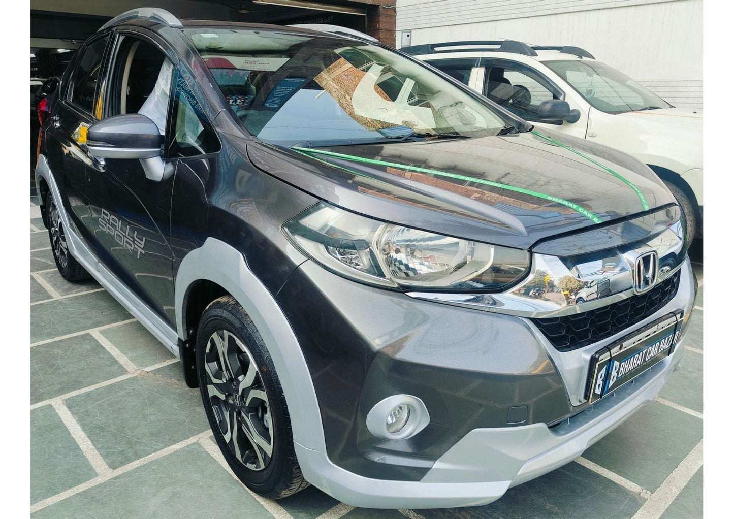 24,000 KMS HONDA WR-V VX SUNROOF  PETROL (2017)
