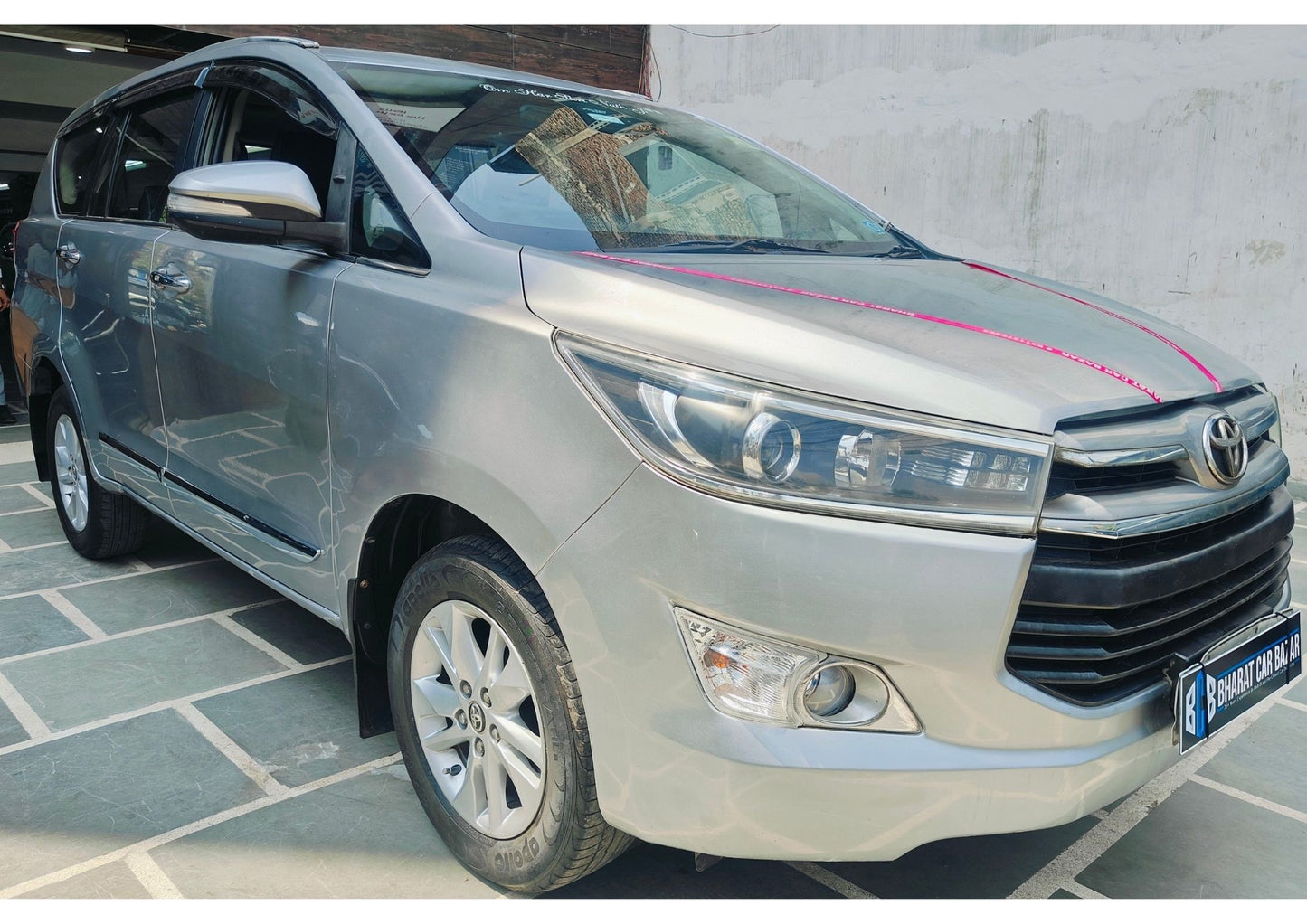 TOYOTA INNOVA CRYSTA 2.4 V DIESEL (2016)