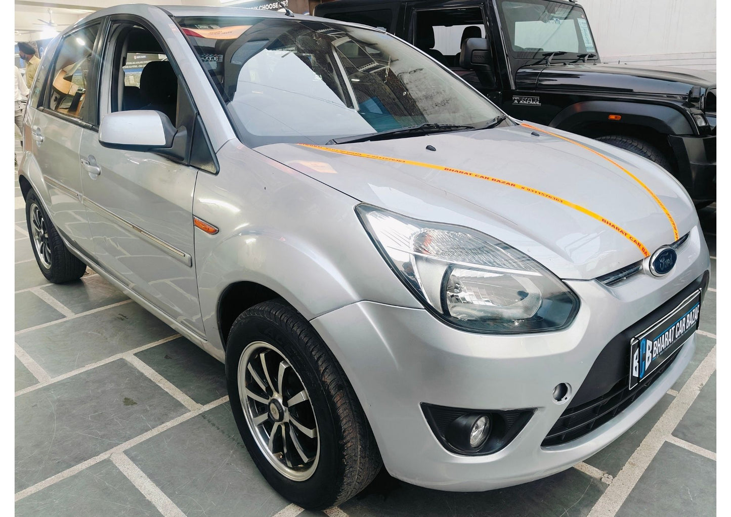 23,000 KMS FORD FIGO ZXI PETROL (2011)