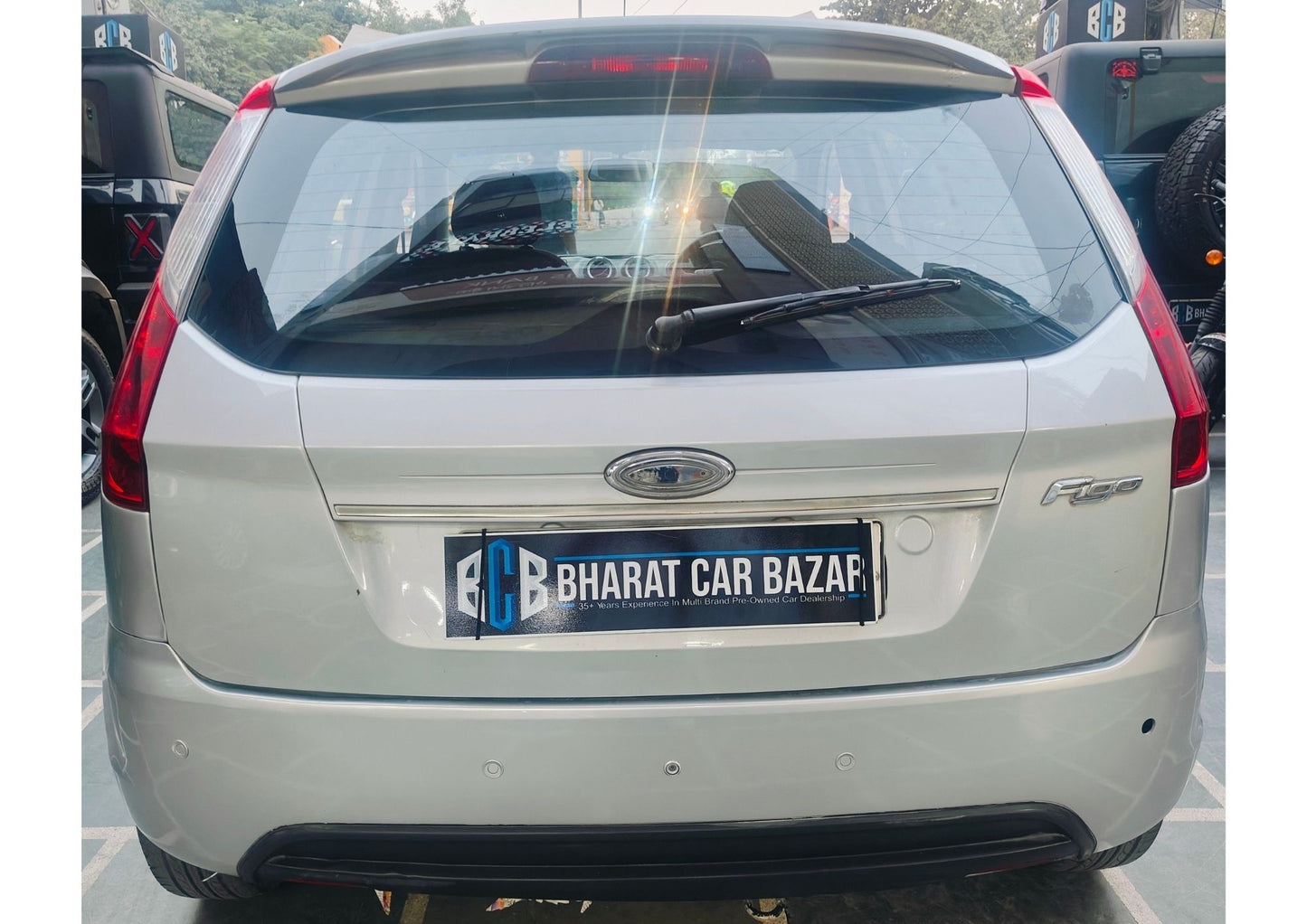 23,000 KMS FORD FIGO ZXI PETROL (2011)