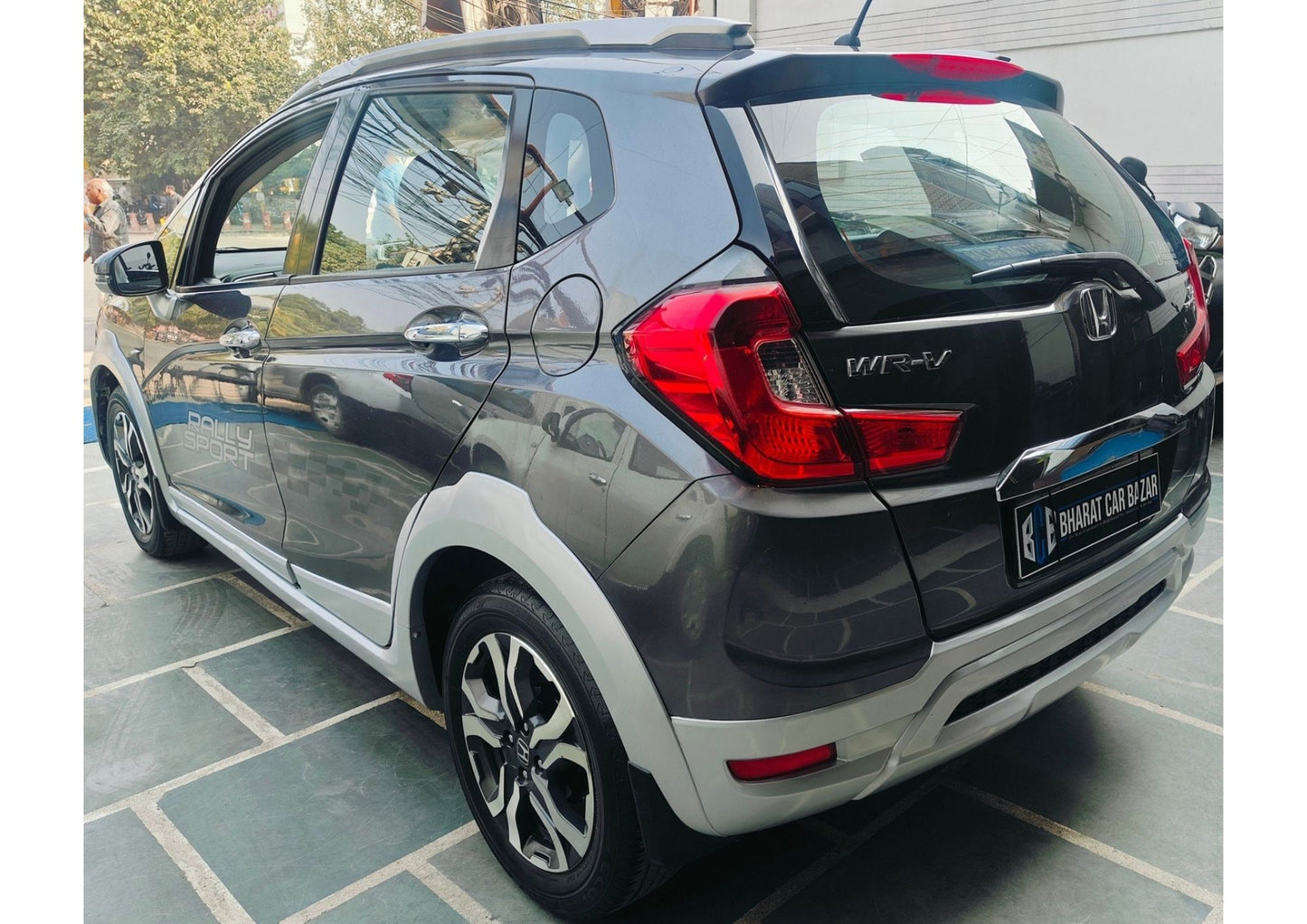 24,000 KMS HONDA WR-V VX SUNROOF  PETROL (2017)