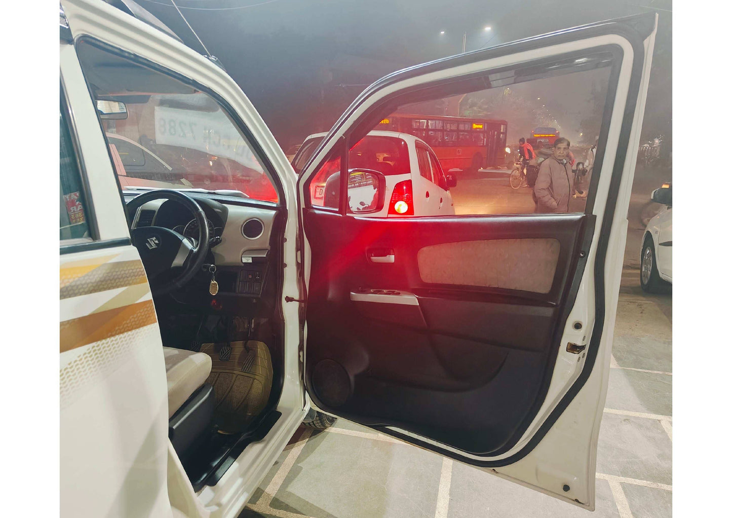 39,000 KMS MARUTI WAGONR VXI PETROL (2015)