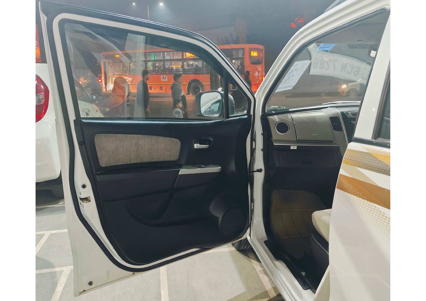 39,000 KMS MARUTI WAGONR VXI PETROL (2015)