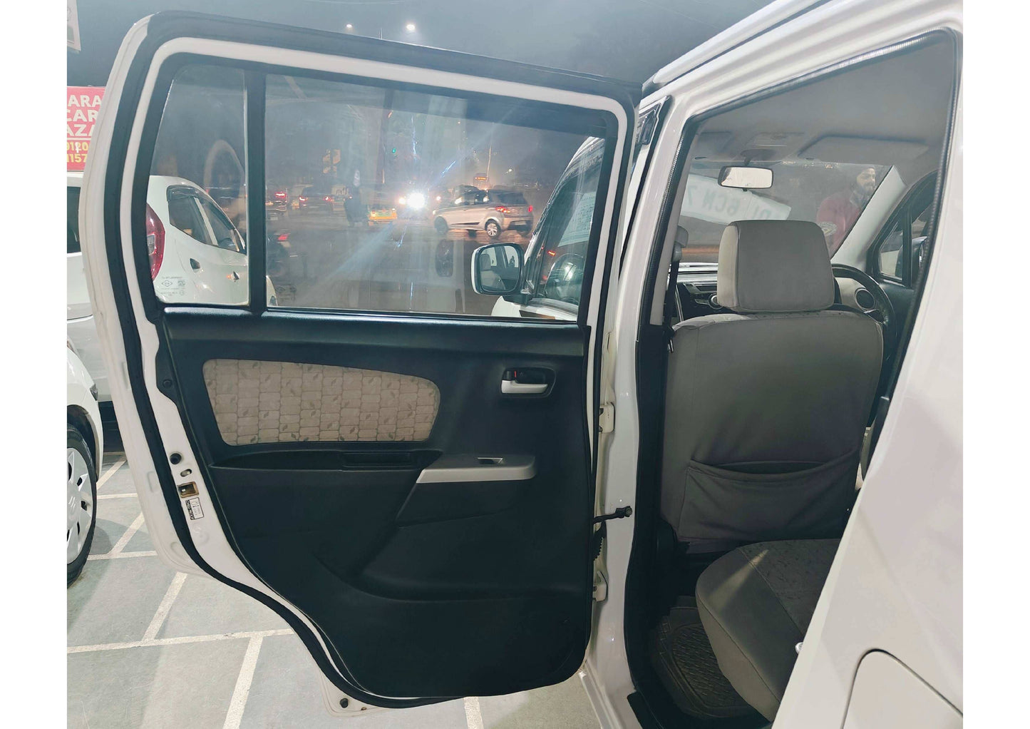 39,000 KMS MARUTI WAGONR VXI PETROL (2015)