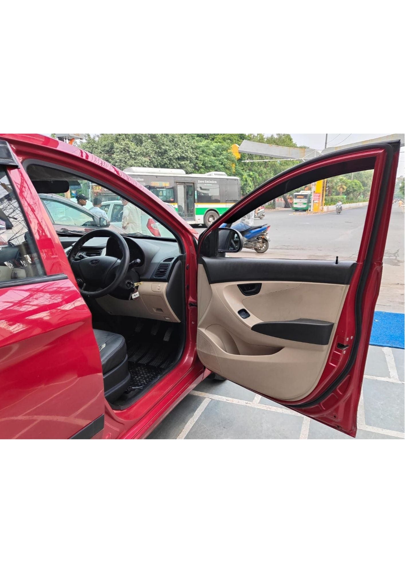 23,000 KMS HYUNDAI EON ERA+ PETROL (2014)
