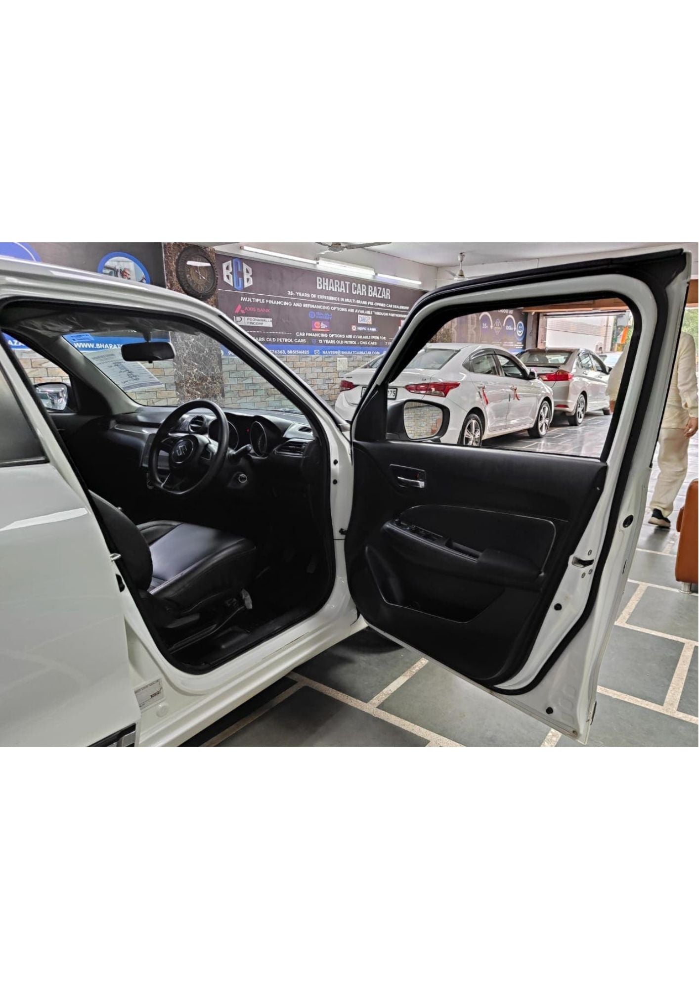 44,000 KMS MARUTI SWIFT VXI PETROL (2022)
