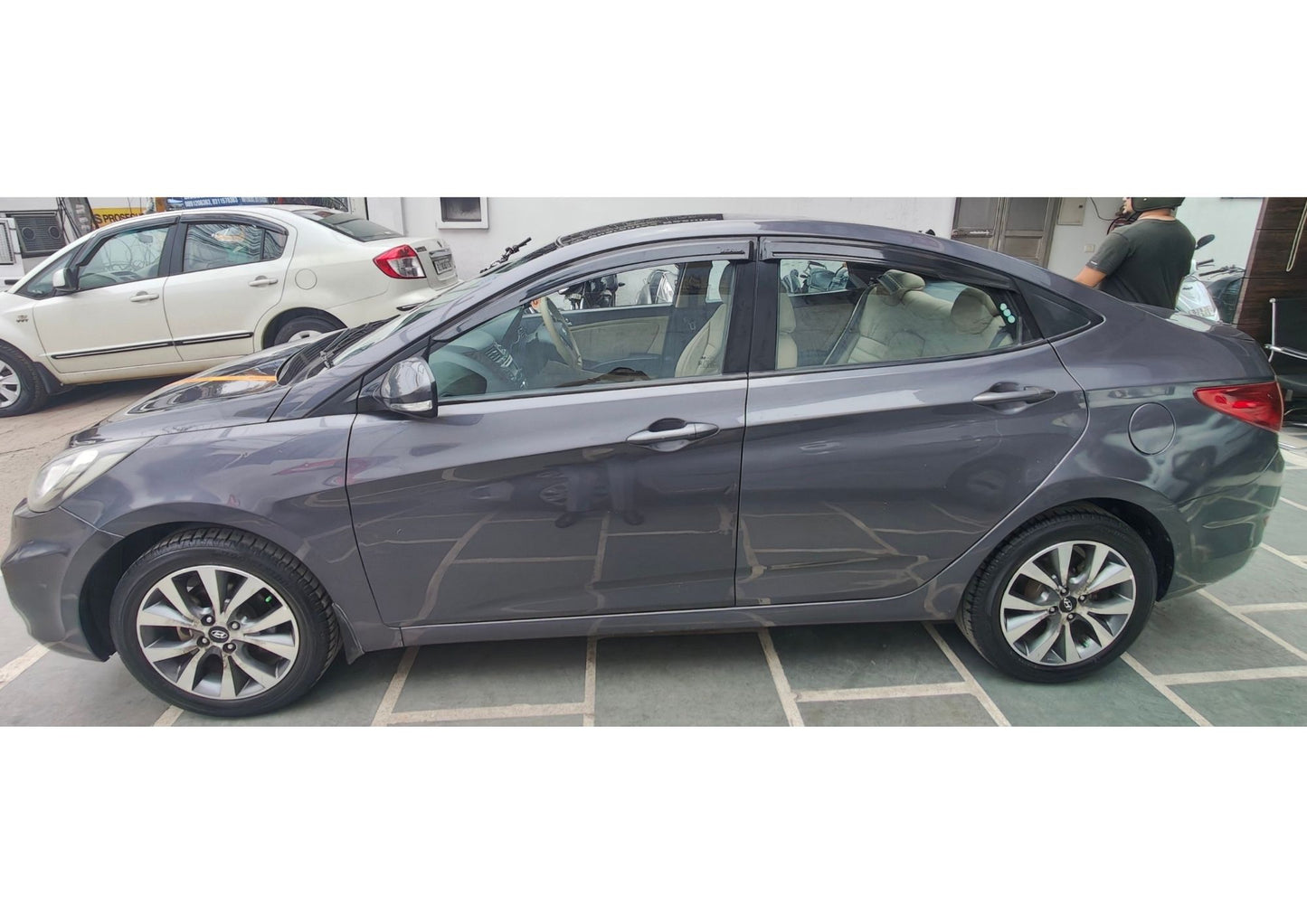 HYUNDAI VERNA CX 1.4 CNG  (2014)