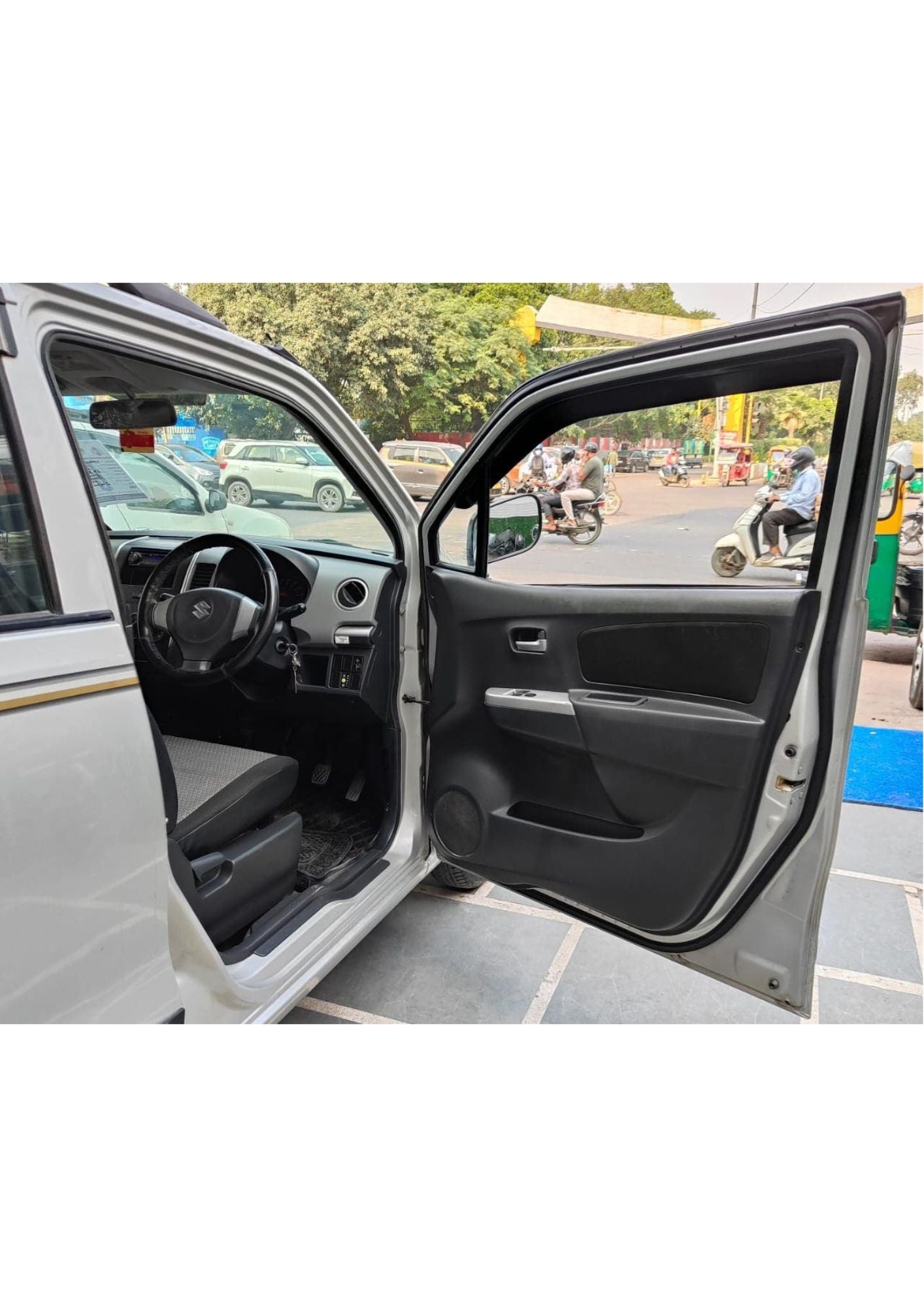 35,000 KMS MARUTI WAGONR LXI CNG (2012)