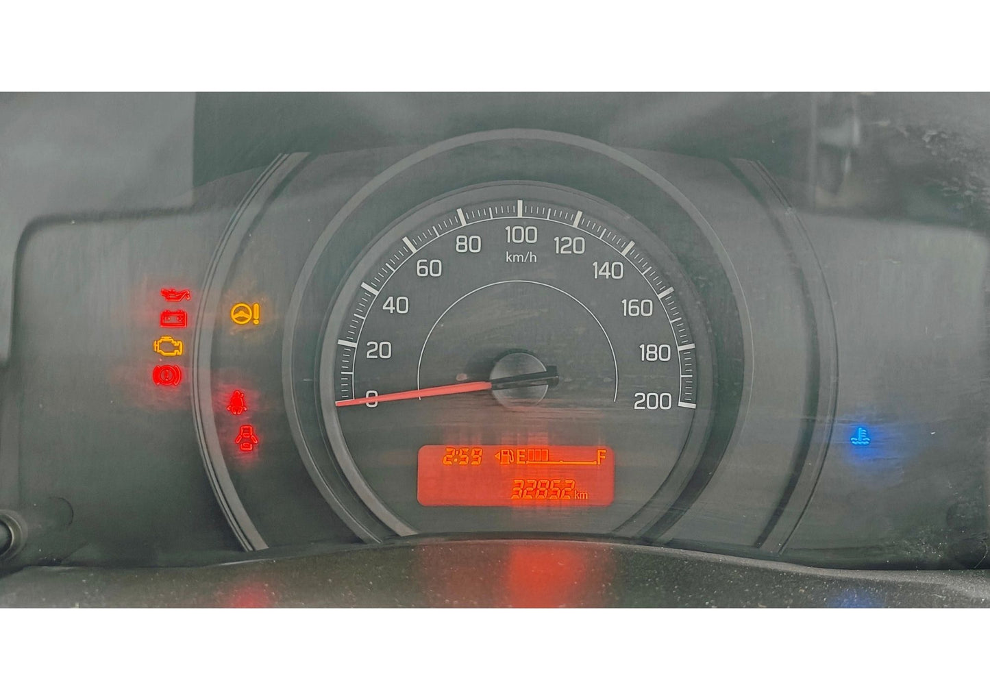 32,000 KMS MARUTI DZIRE LXI PETROL (2018)