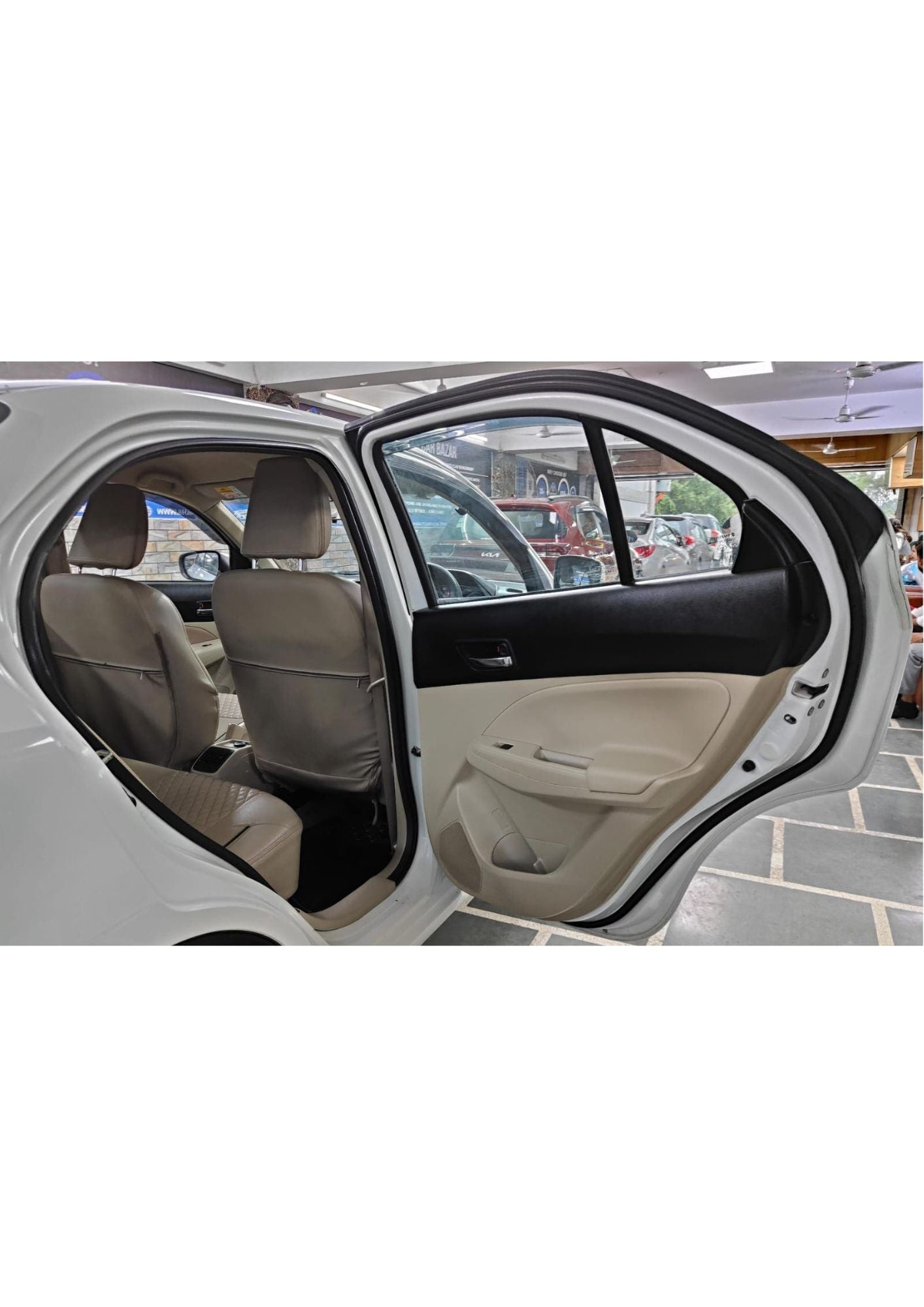 39,000 KMS MARUTI DZIRE VXI PETROL (2023)