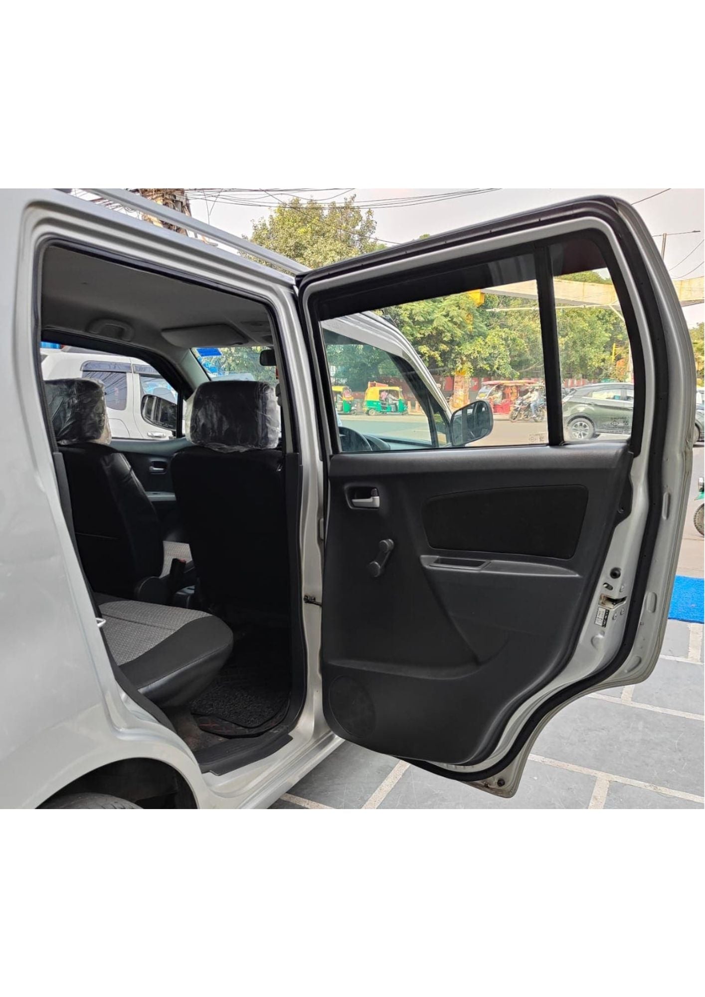 35,000 KMS MARUTI WAGONR LXI CNG (2012)