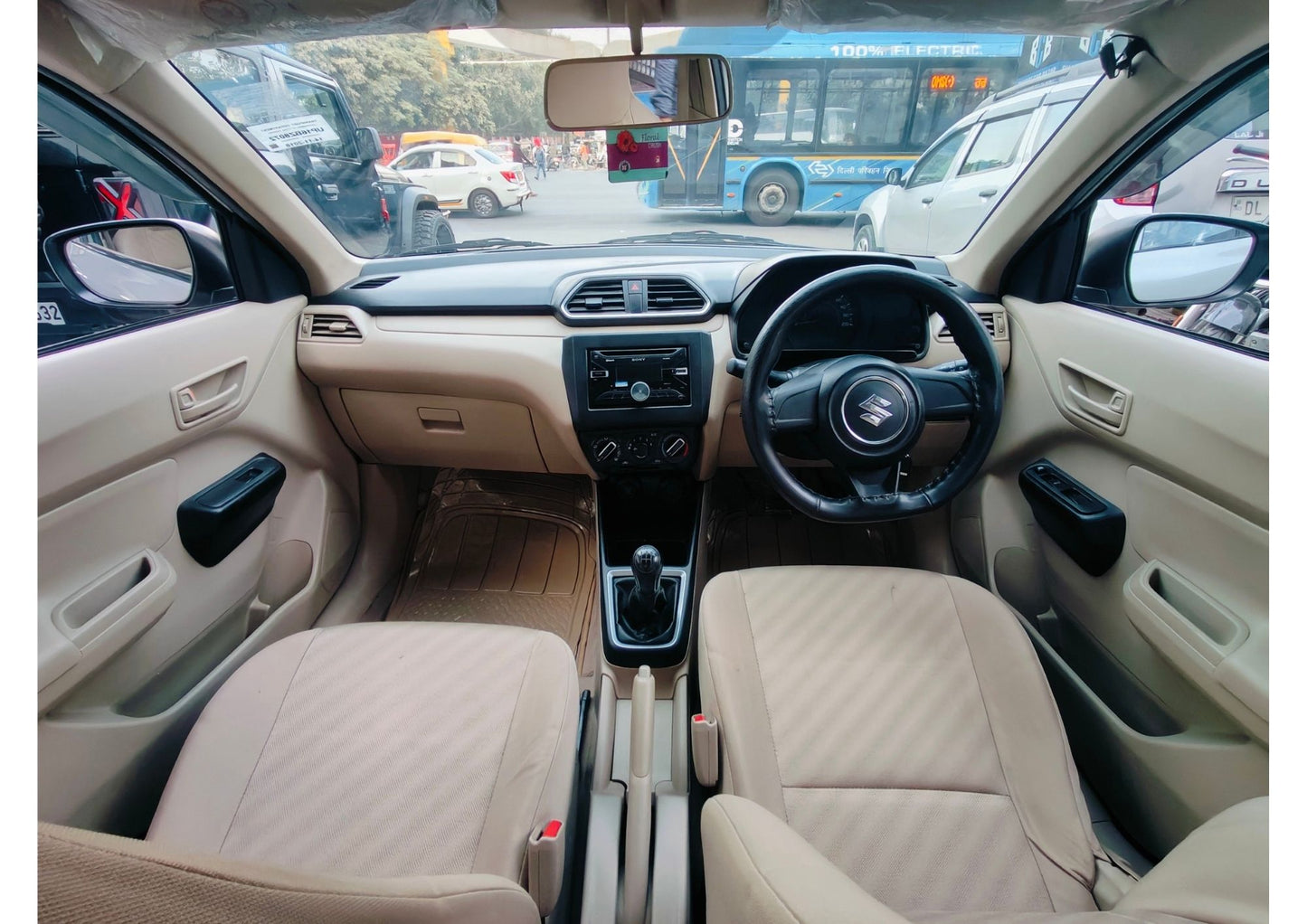 32,000 KMS MARUTI DZIRE LXI PETROL (2018)