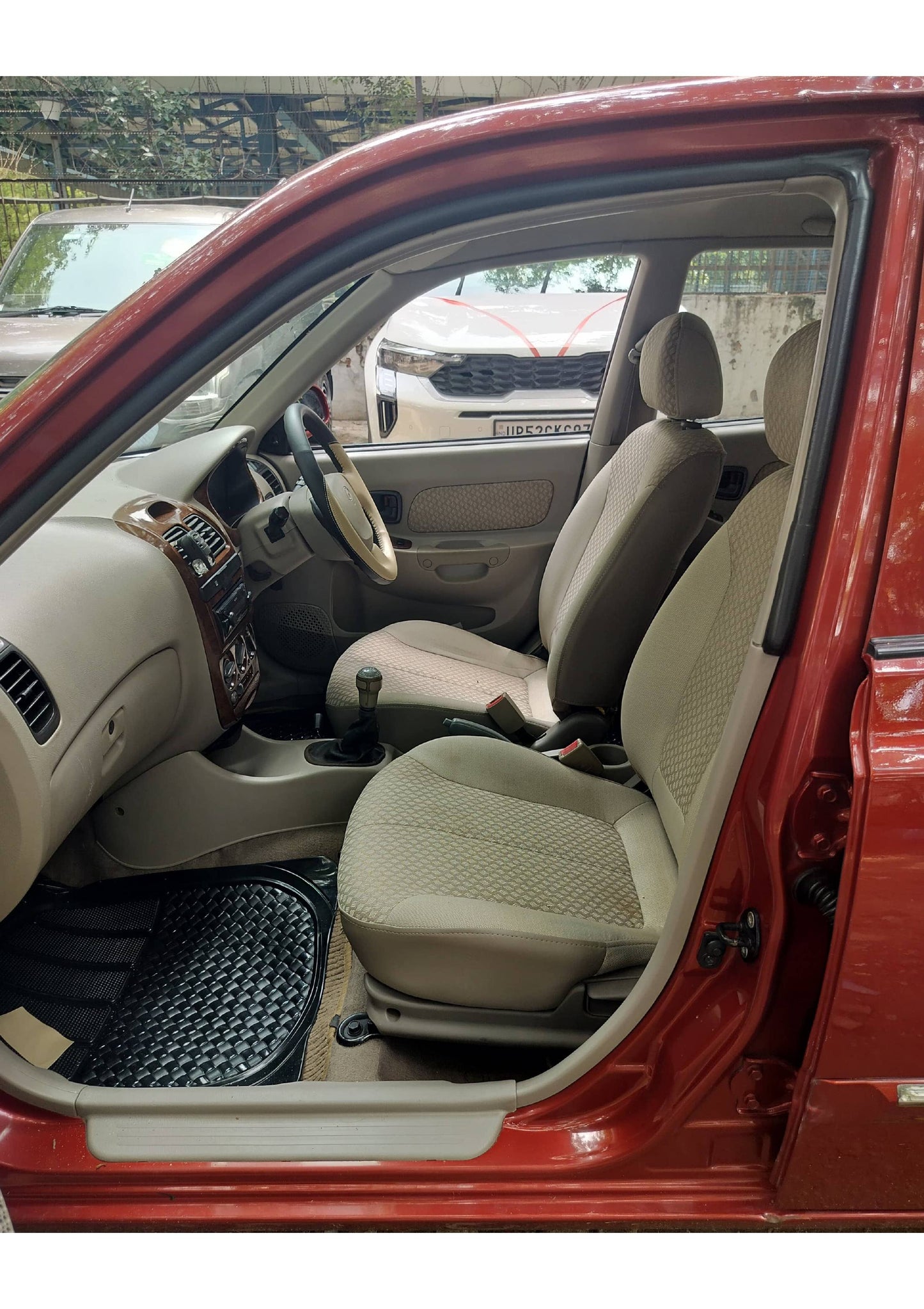HYUNDAI ACCENT EXECUTIVE 1.2 PETROL (2012)