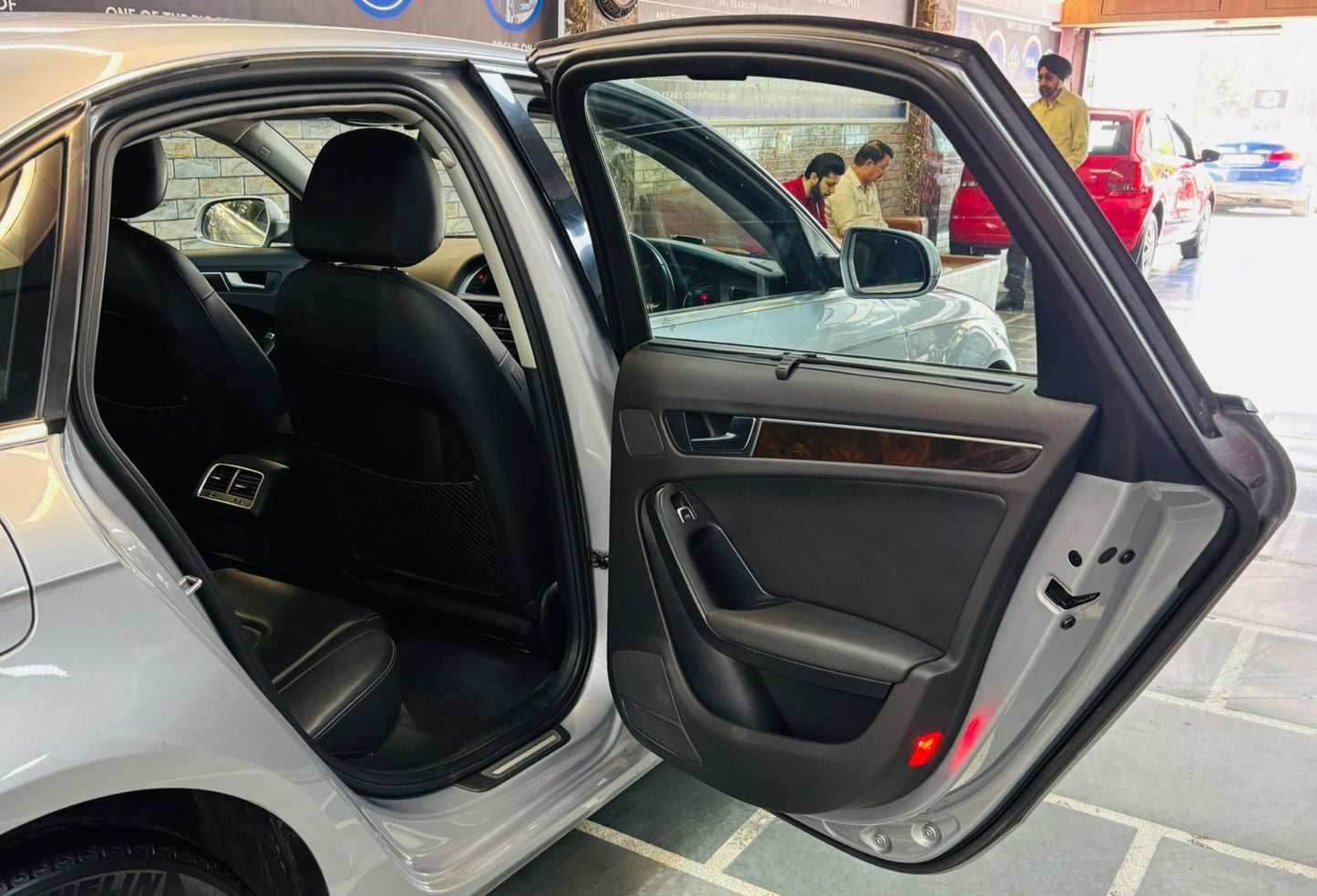 AUDI A4 35 TFSI AUTOMATIC SUNROOF PETROL (2015)