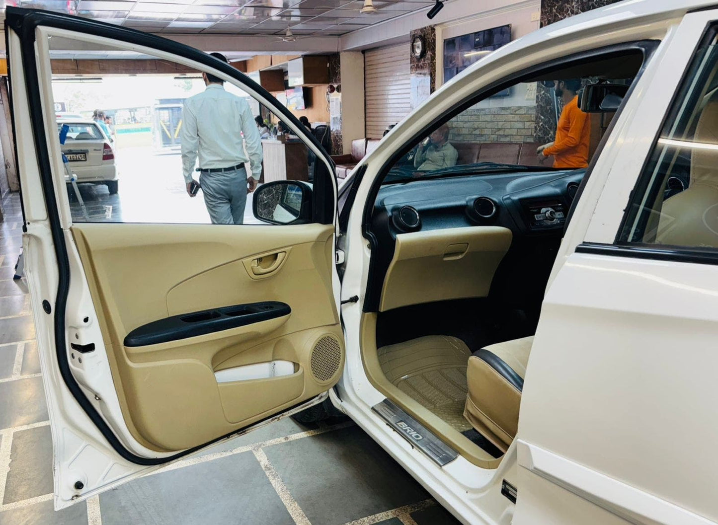 45,000 KMS HONDA BRIO 1.2 S MT PETROL (2014)