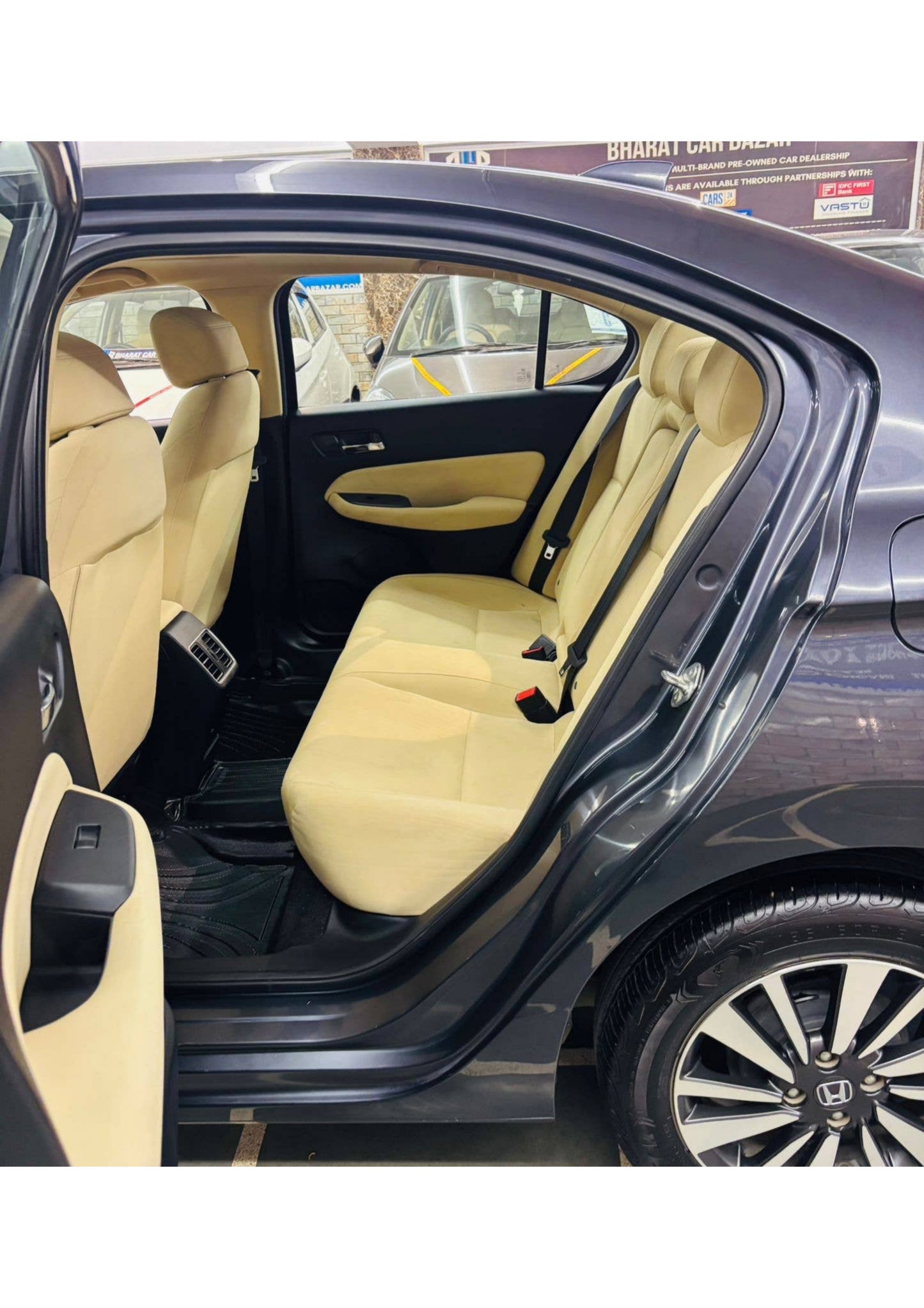 23,000 KMS HONDA CITY 1.5 VX CVT PETROL (2023)