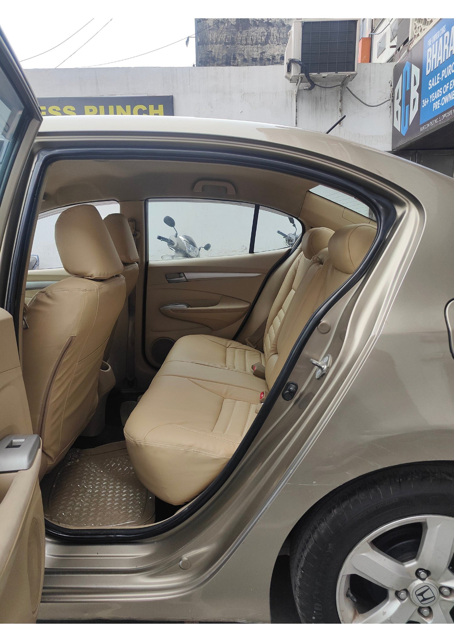 HONDA CITY V AT PETROL (2011)