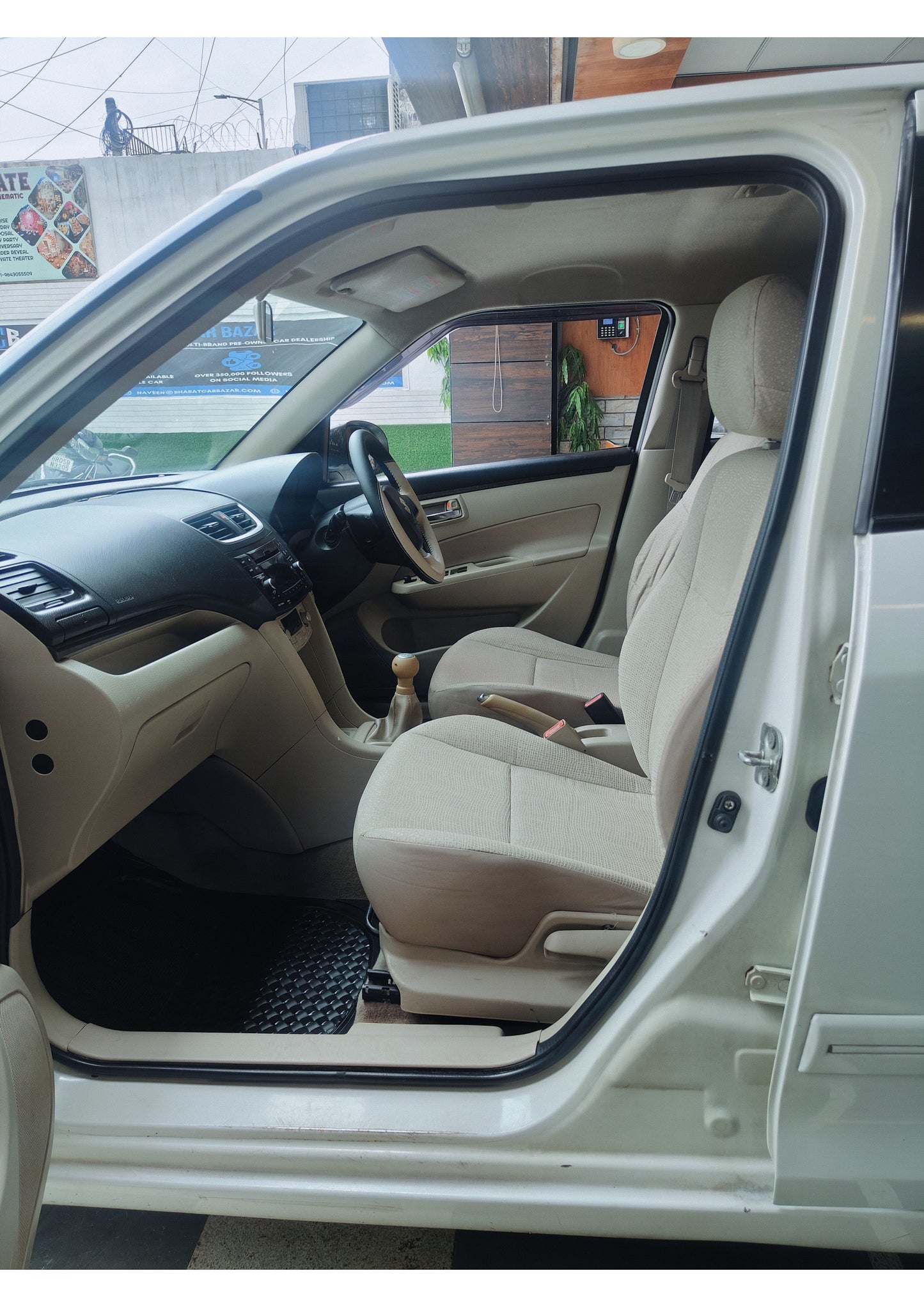 MARUTI SWIFT DZIRE ZXI PETROL (2012)