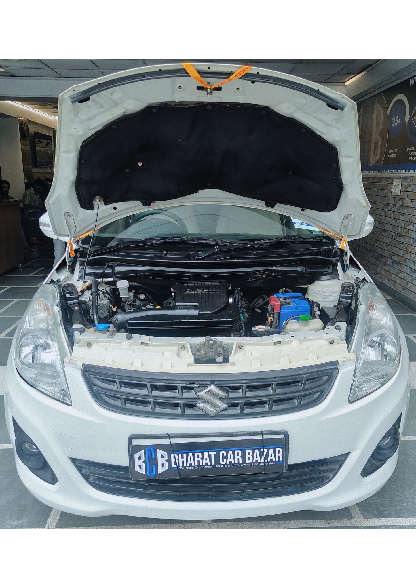 MARUTI SWIFT DZIRE ZXI PETROL (2012)