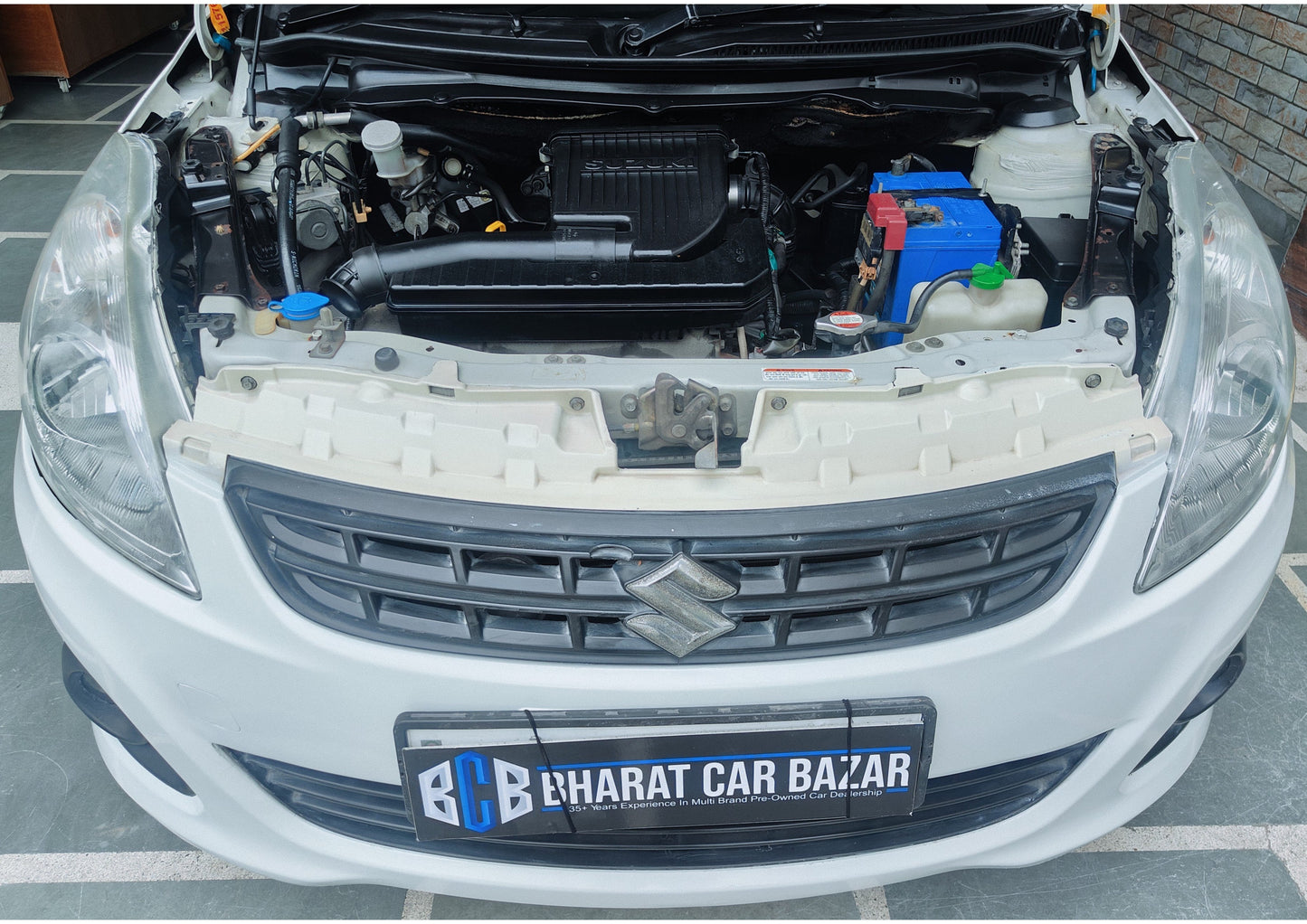 MARUTI SWIFT DZIRE ZXI PETROL (2012)