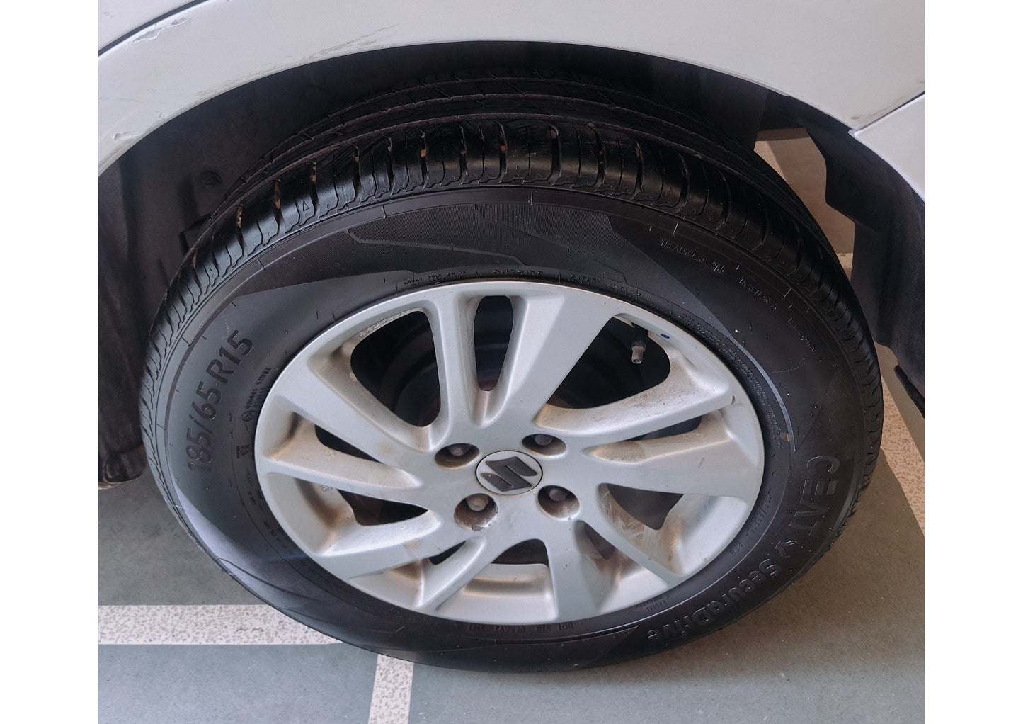 MARUTI SWIFT DZIRE ZXI PETROL (2012)
