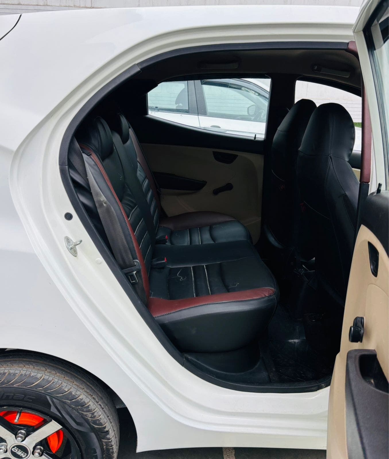 17,000 KMS HYUNDAI EON MAGNA+ PETROL (2016)