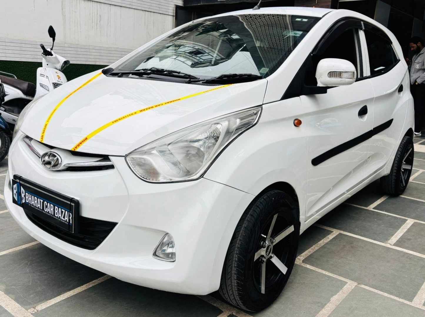 17,000 KMS HYUNDAI EON MAGNA+ PETROL (2016)