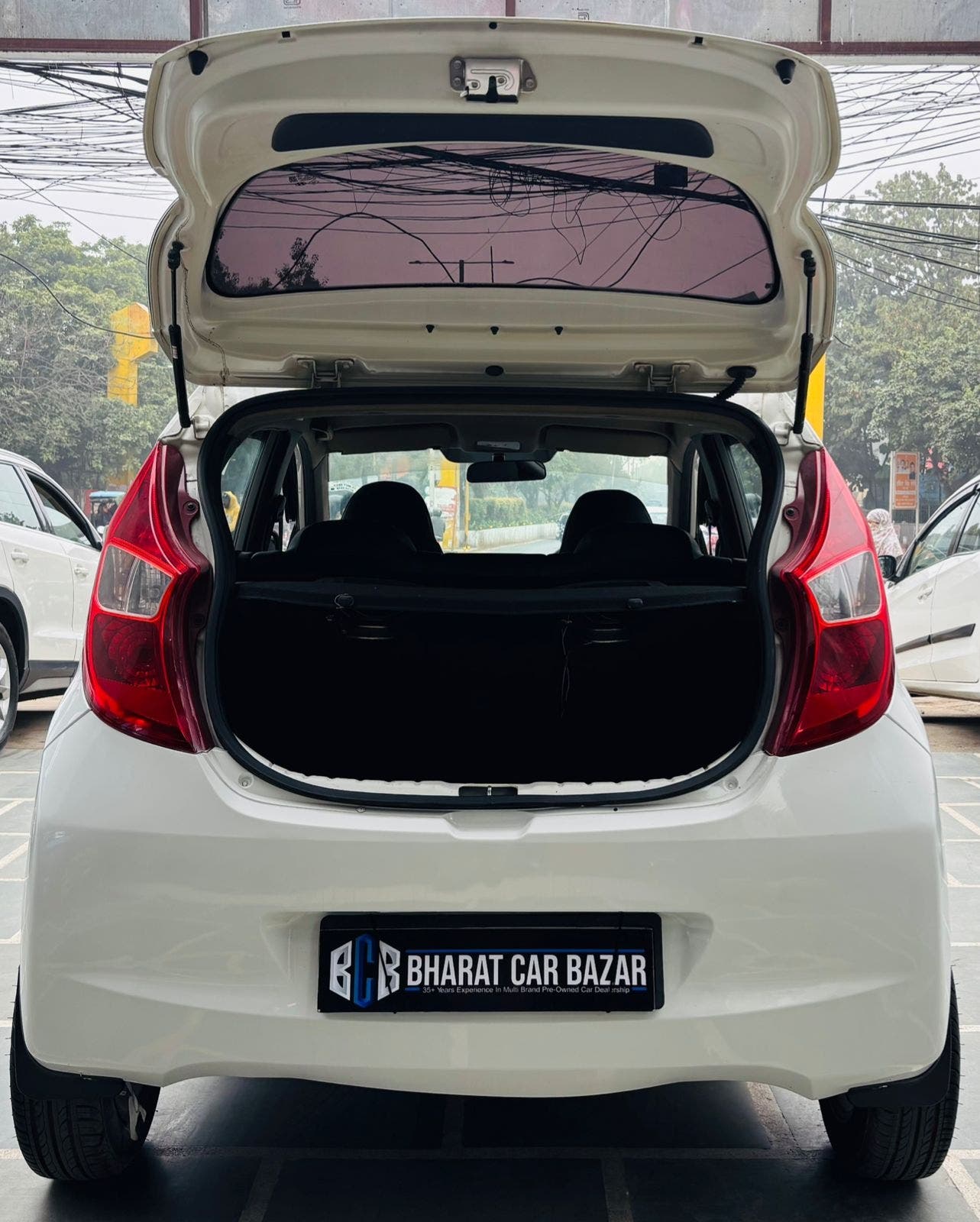 17,000 KMS HYUNDAI EON MAGNA+ PETROL (2016)