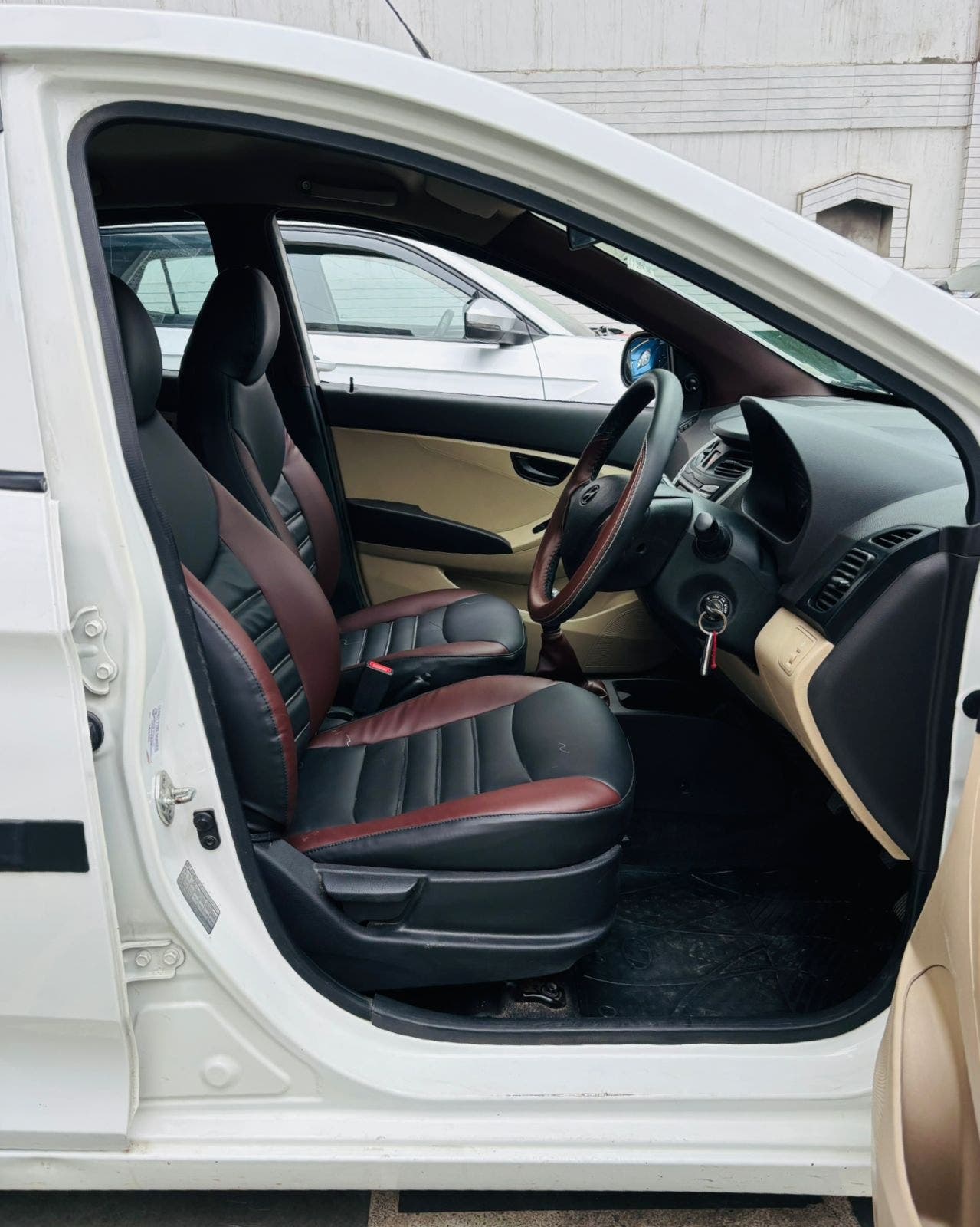 17,000 KMS HYUNDAI EON MAGNA+ PETROL (2016)